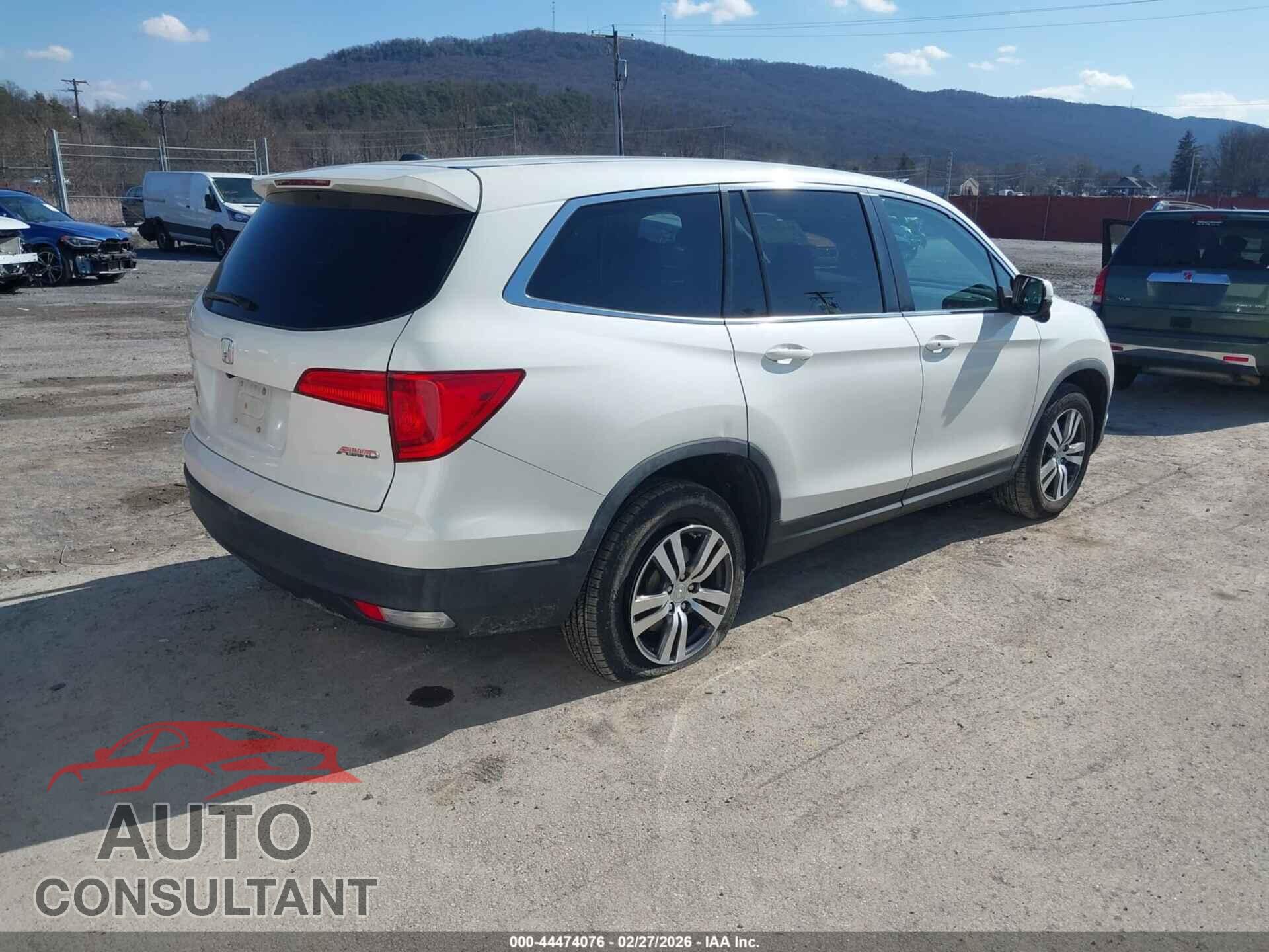 HONDA PILOT 2017 - 5FNYF6H5XHB076780