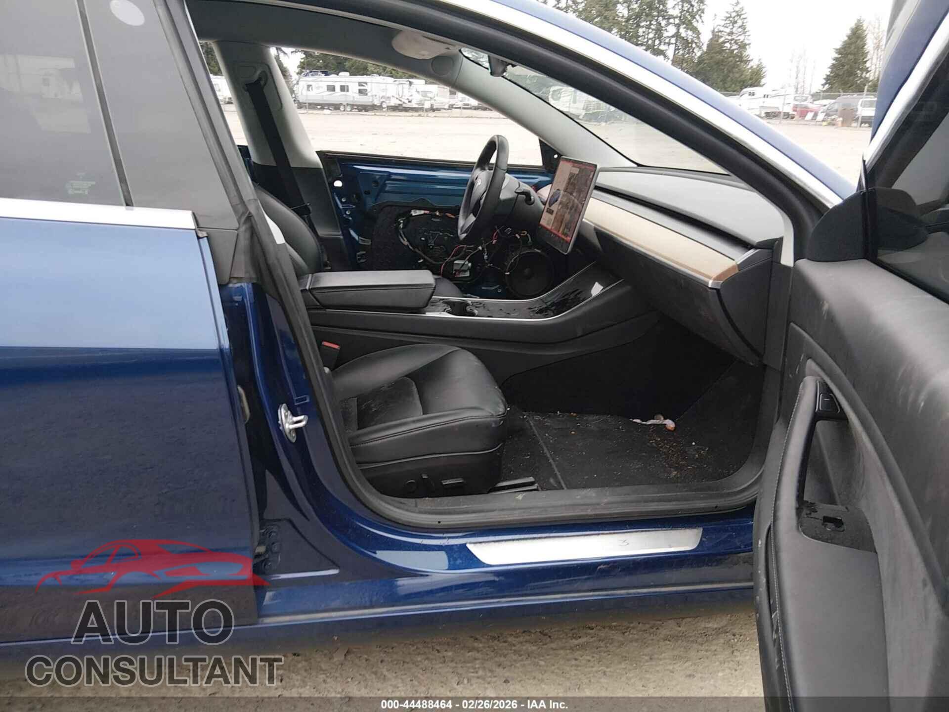 TESLA MODEL 3 2019 - 5YJ3E1EB3KF497564