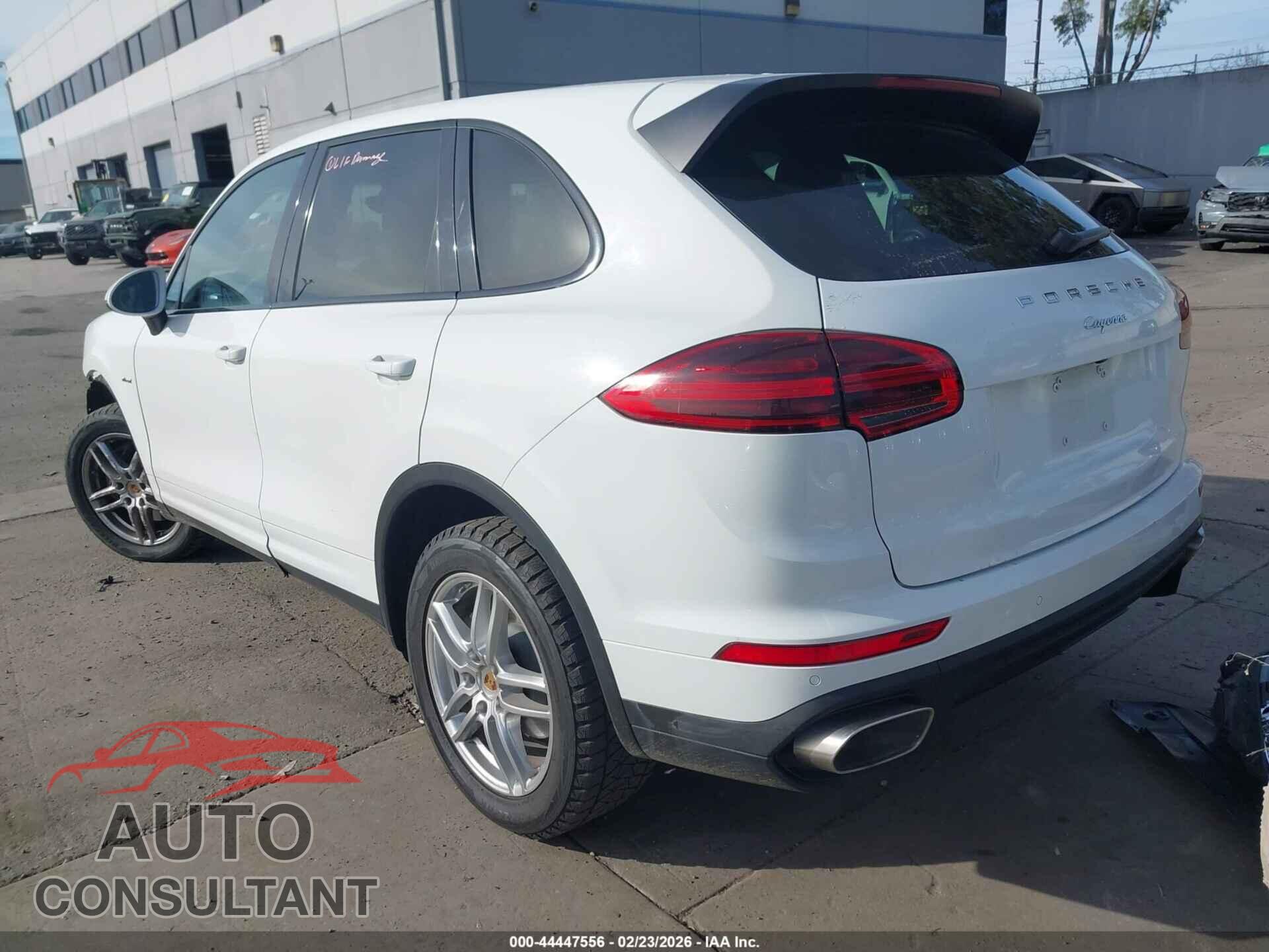 PORSCHE CAYENNE 2016 - WP1AF2A29GKA40427