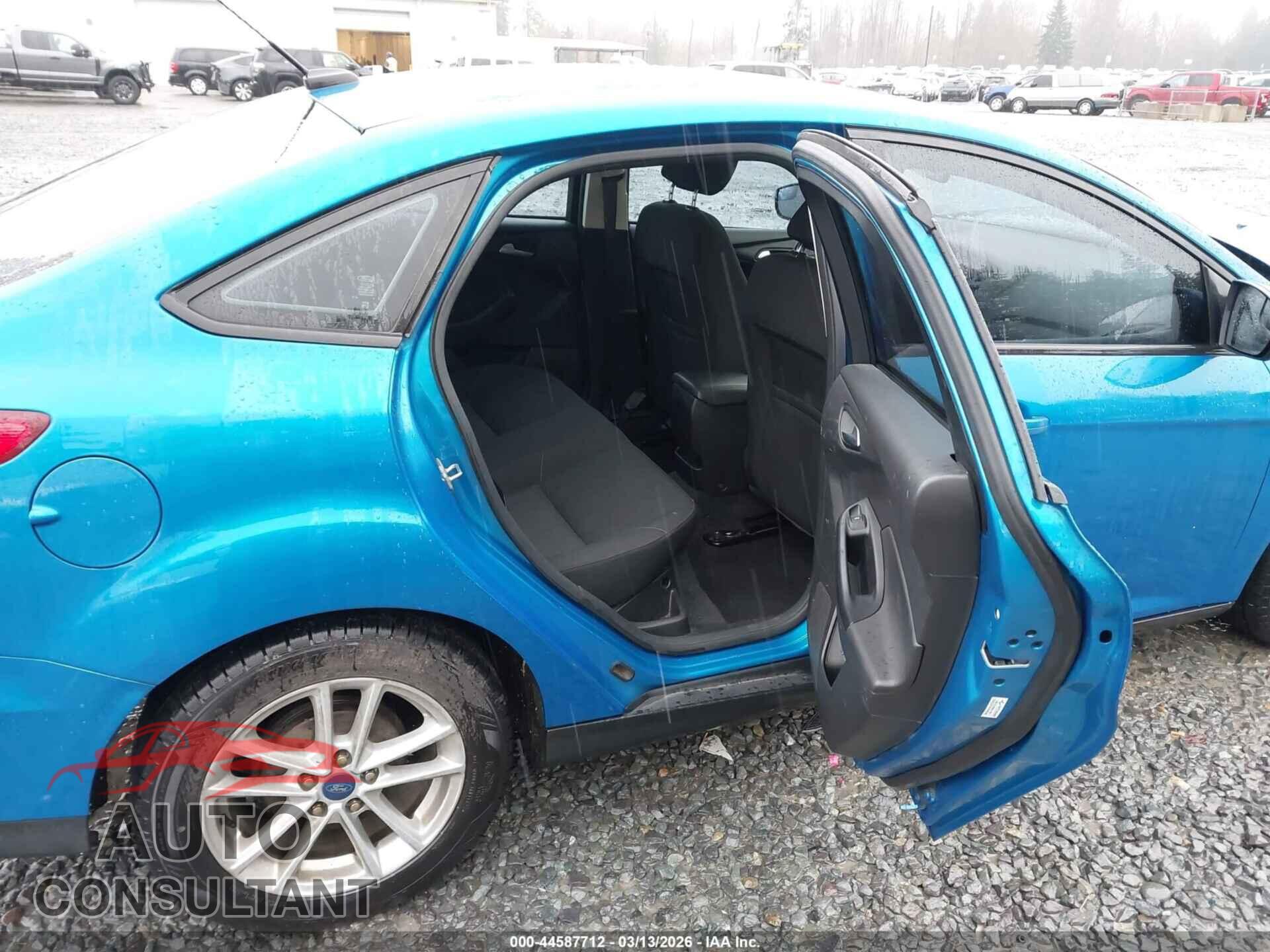 FORD FOCUS 2017 - 1FADP3F27HL236183