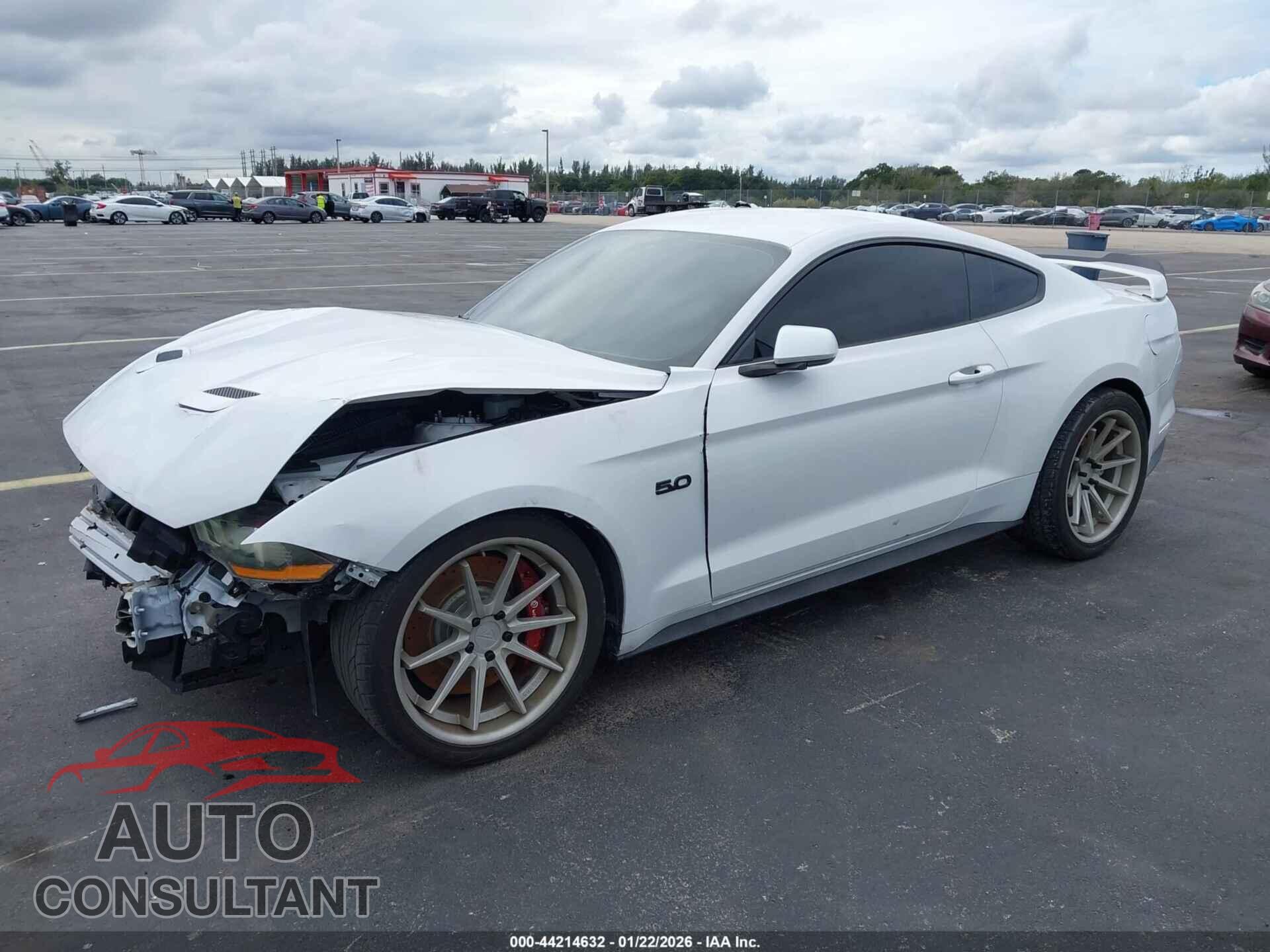 FORD MUSTANG 2020 - 1FA6P8CF5L5123326