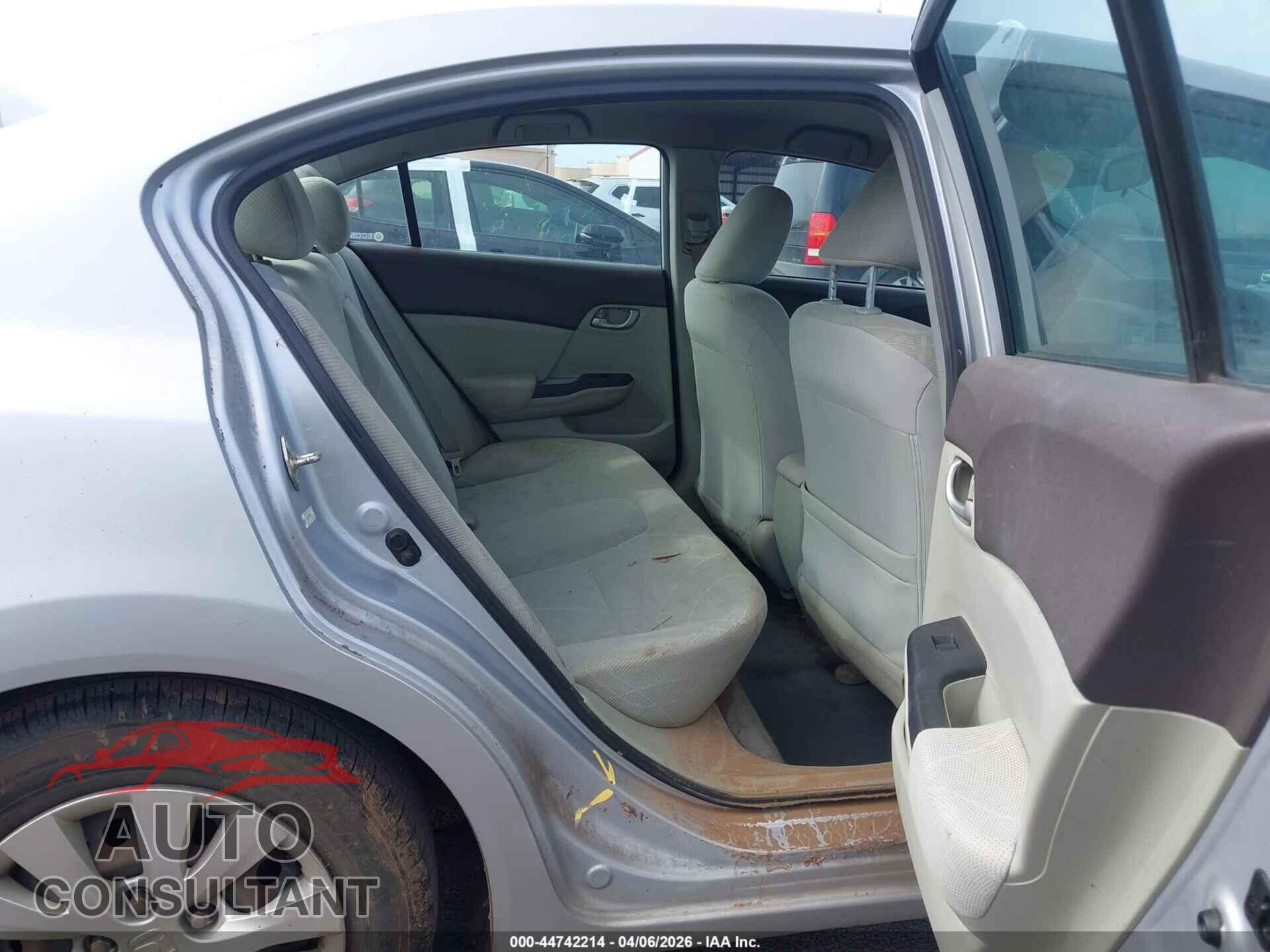 HONDA CIVIC 2012 - 2HGFB2F53CH573902