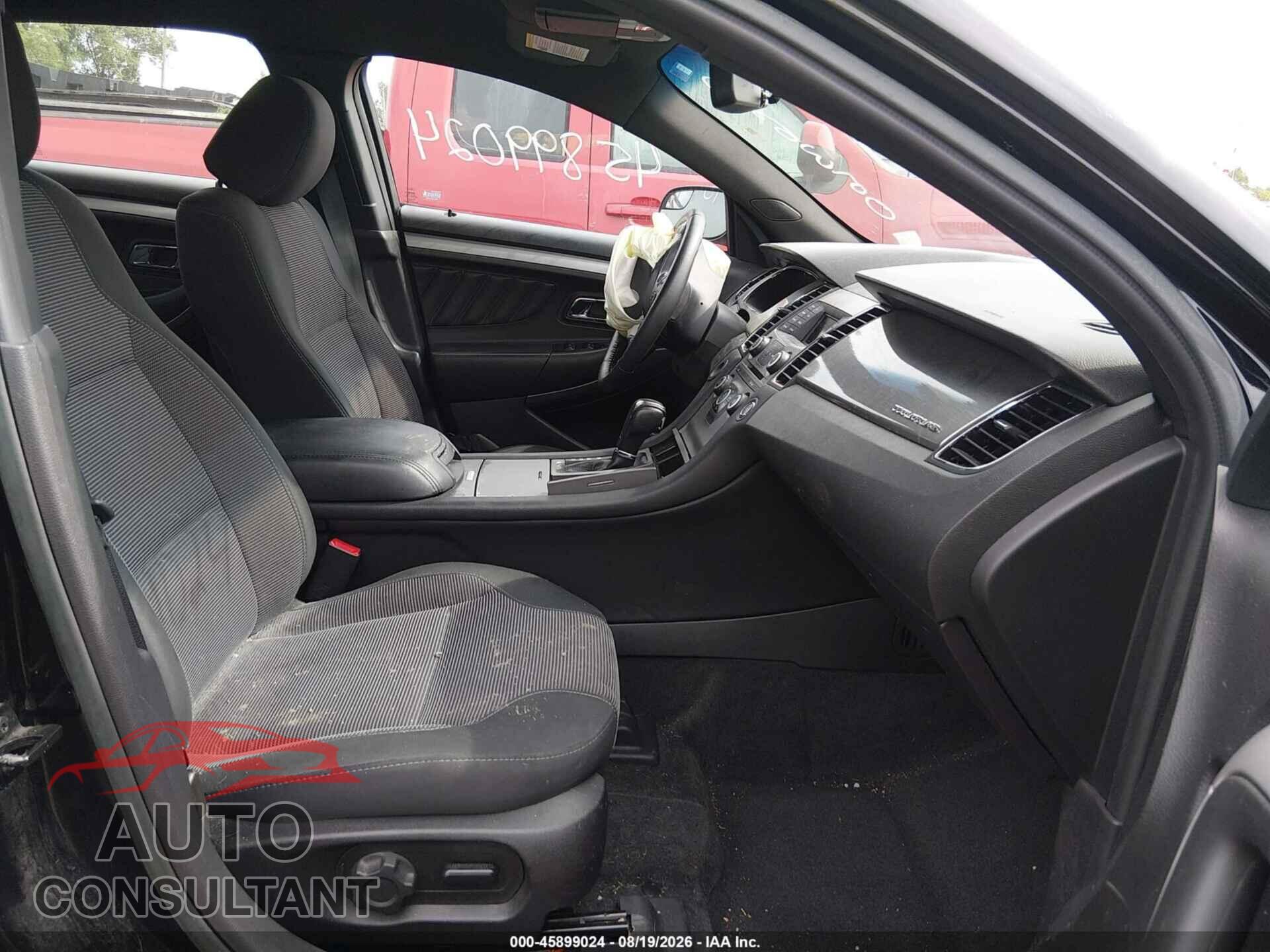 FORD TAURUS 2017 - 1FAHP2E85HG106350