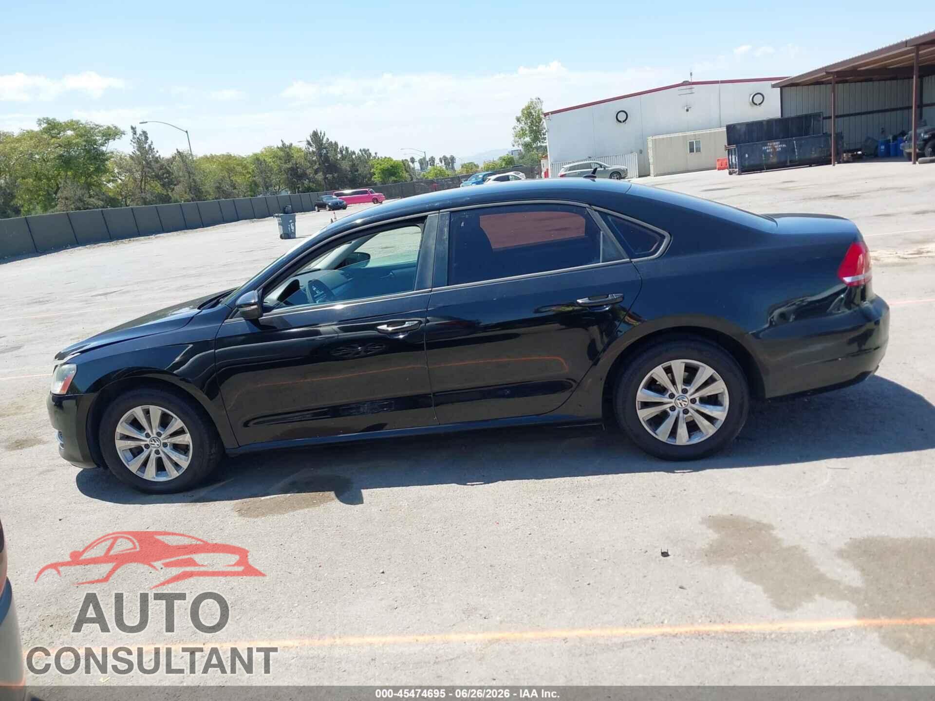 VOLKSWAGEN PASSAT 2012 - 1VWAP7A38CC007747