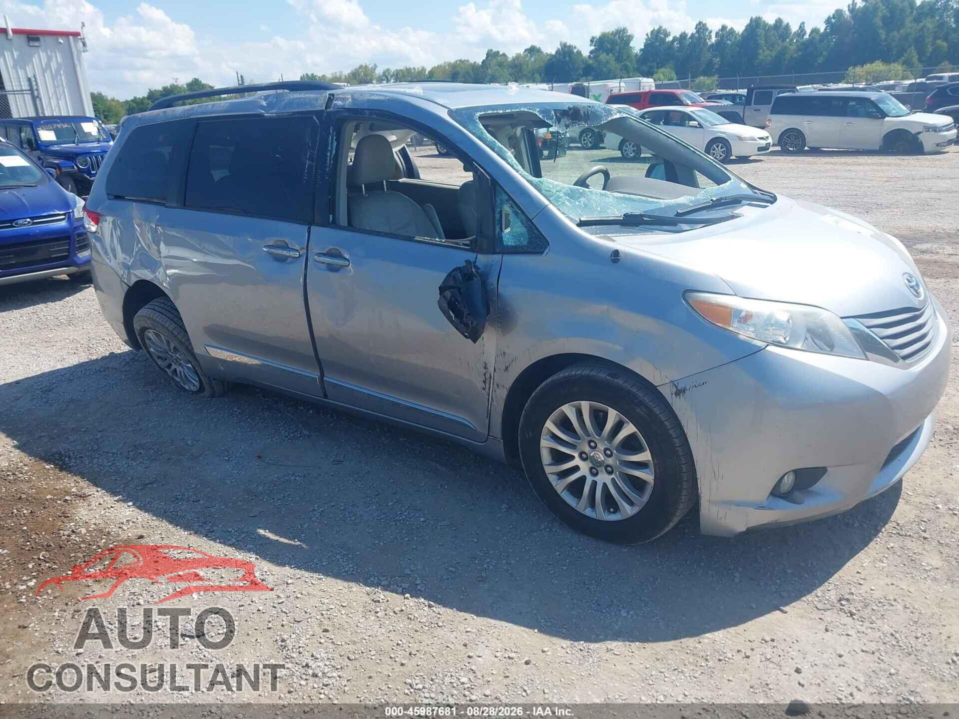 TOYOTA SIENNA 2013 - 5TDYK3DC8DS290803
