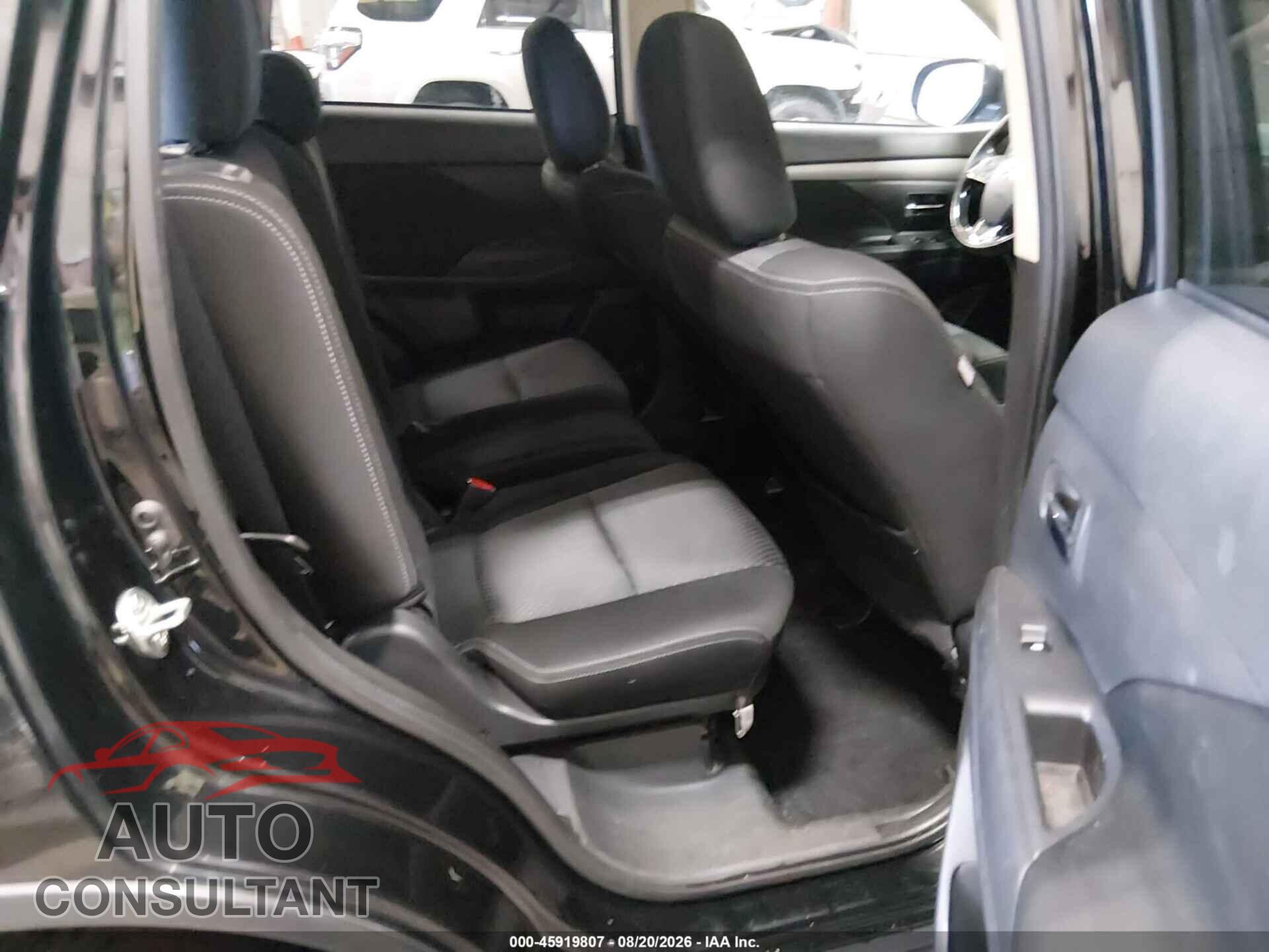 MITSUBISHI OUTLANDER 2017 - JA4AZ3A38HZ044687