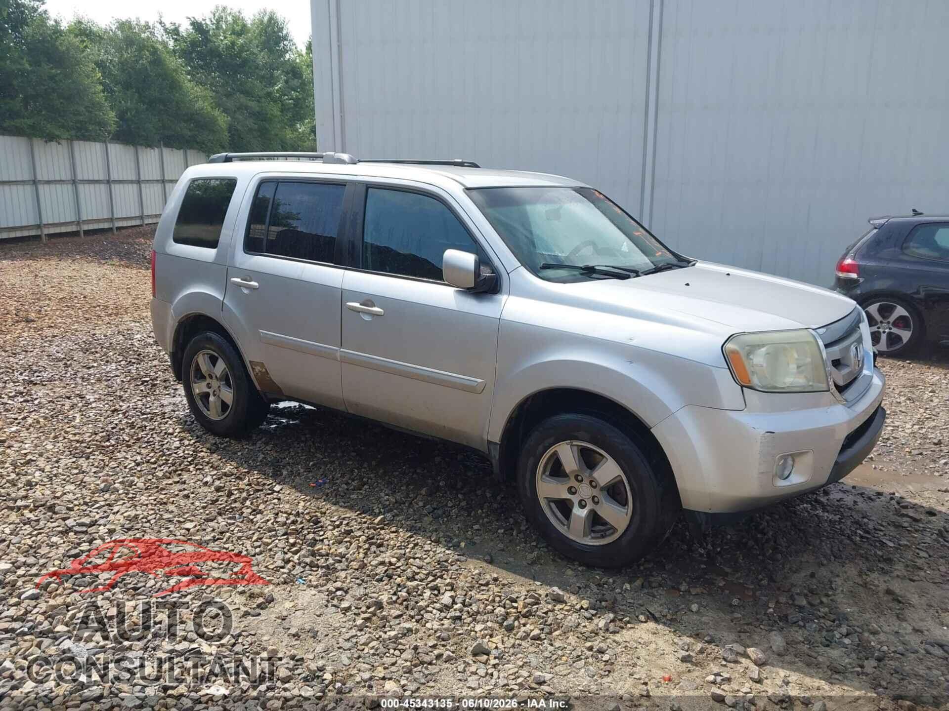 HONDA PILOT 2011 - 5FNYF3H49BB028250
