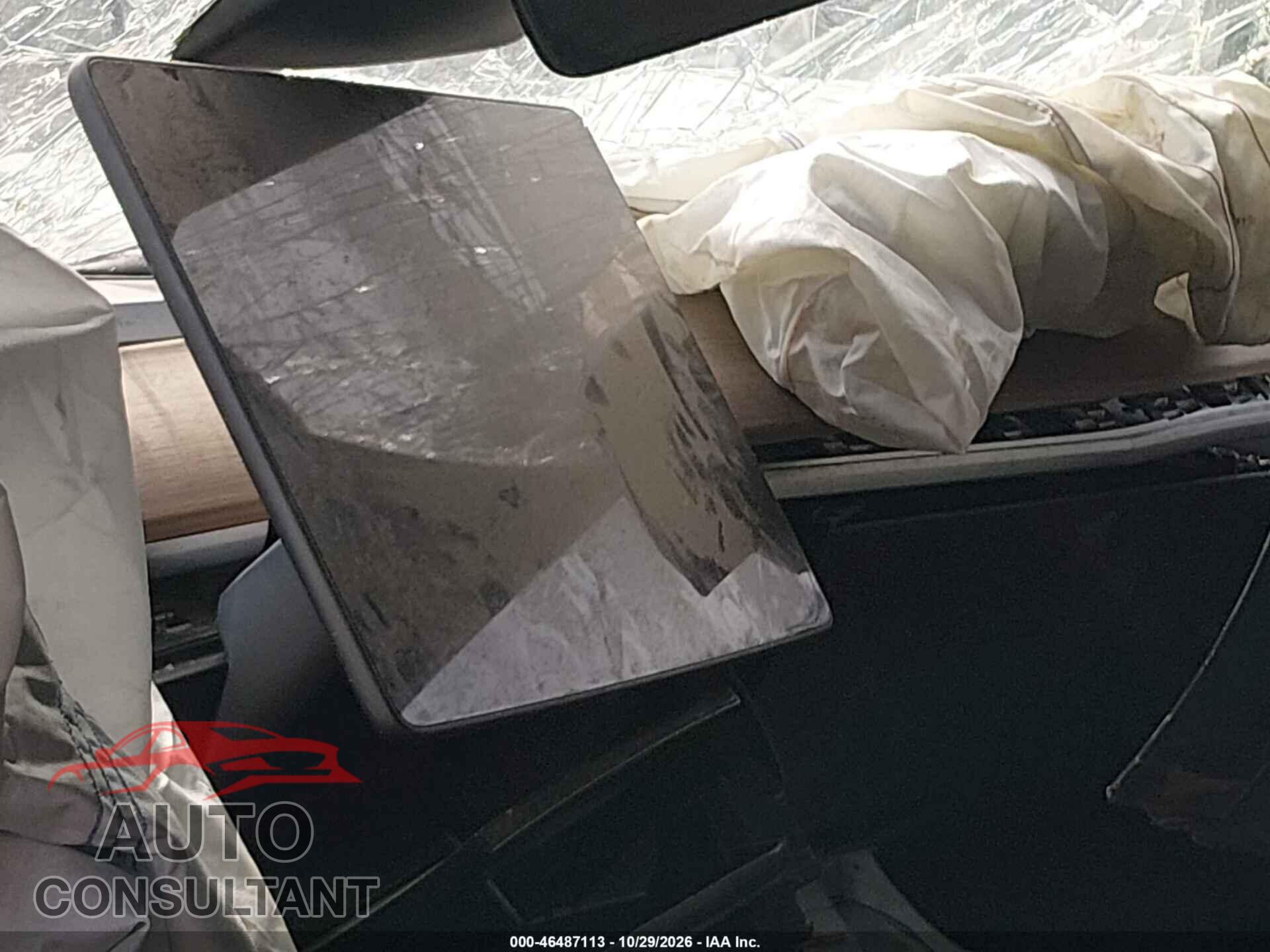 TESLA MODEL 3 2018 - 5YJ3E1EB1JF065912