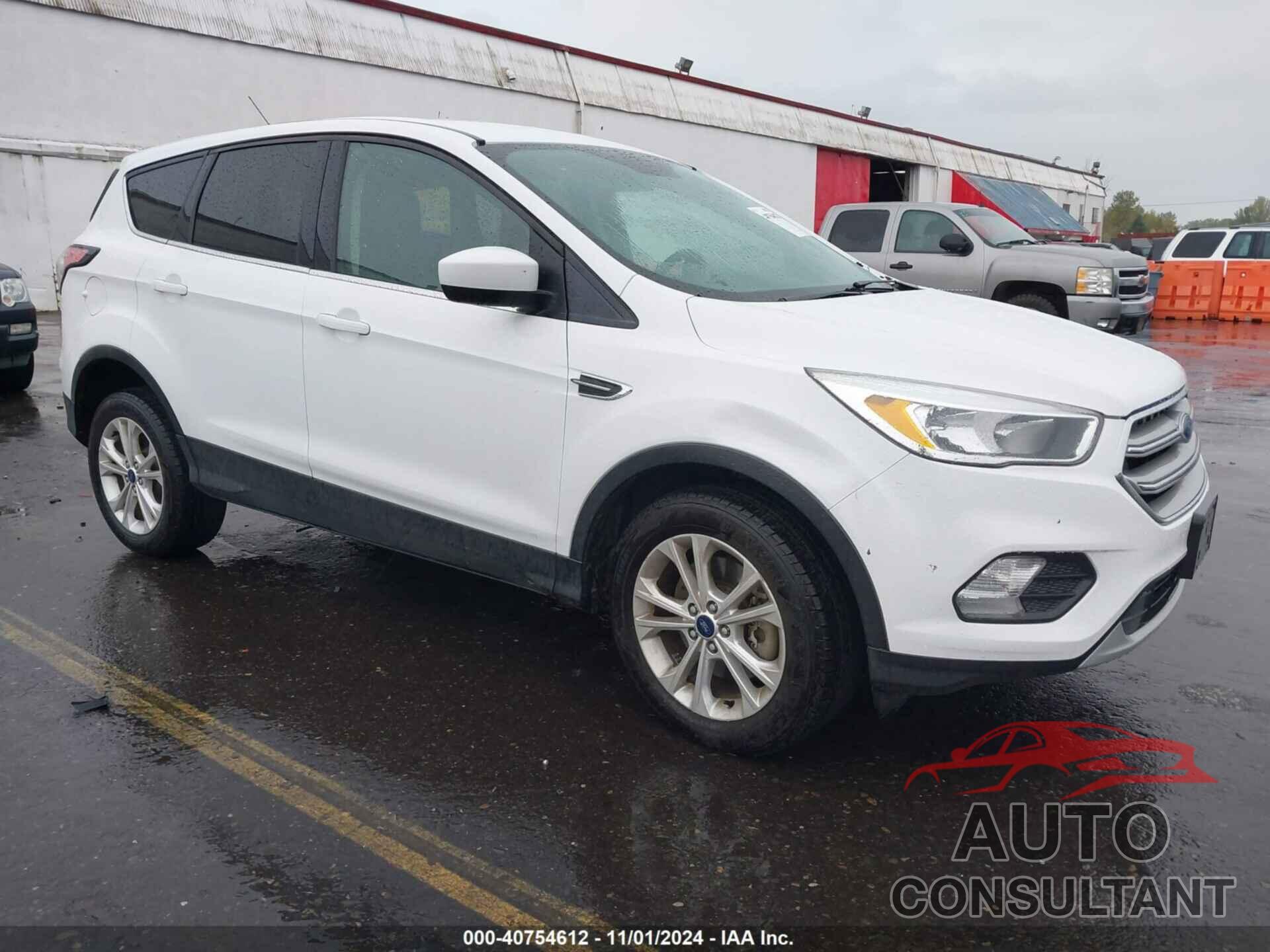 FORD ESCAPE 2017 - 1FMCU9G94HUB90007