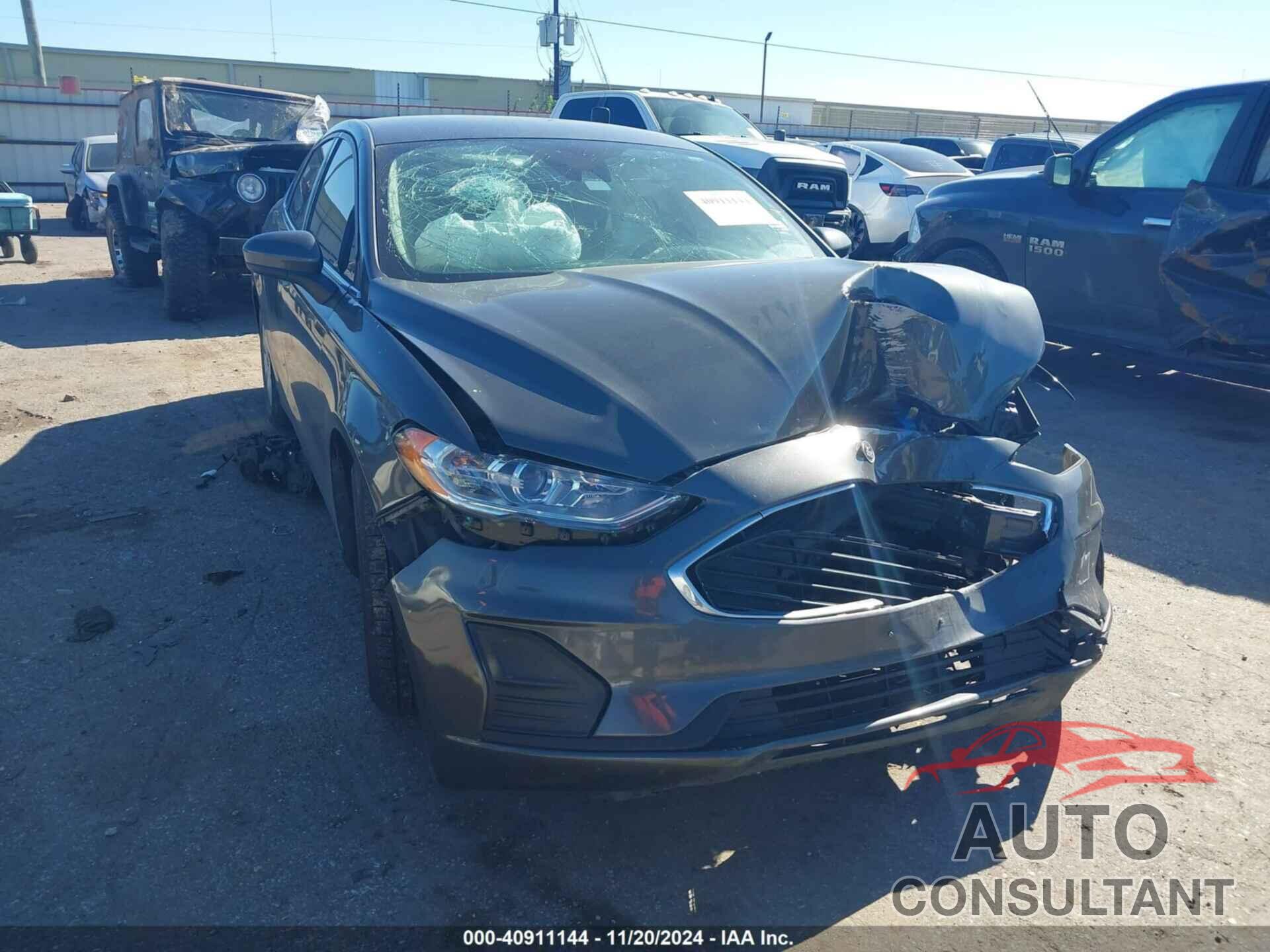 FORD FUSION 2020 - 3FA6P0G74LR113713