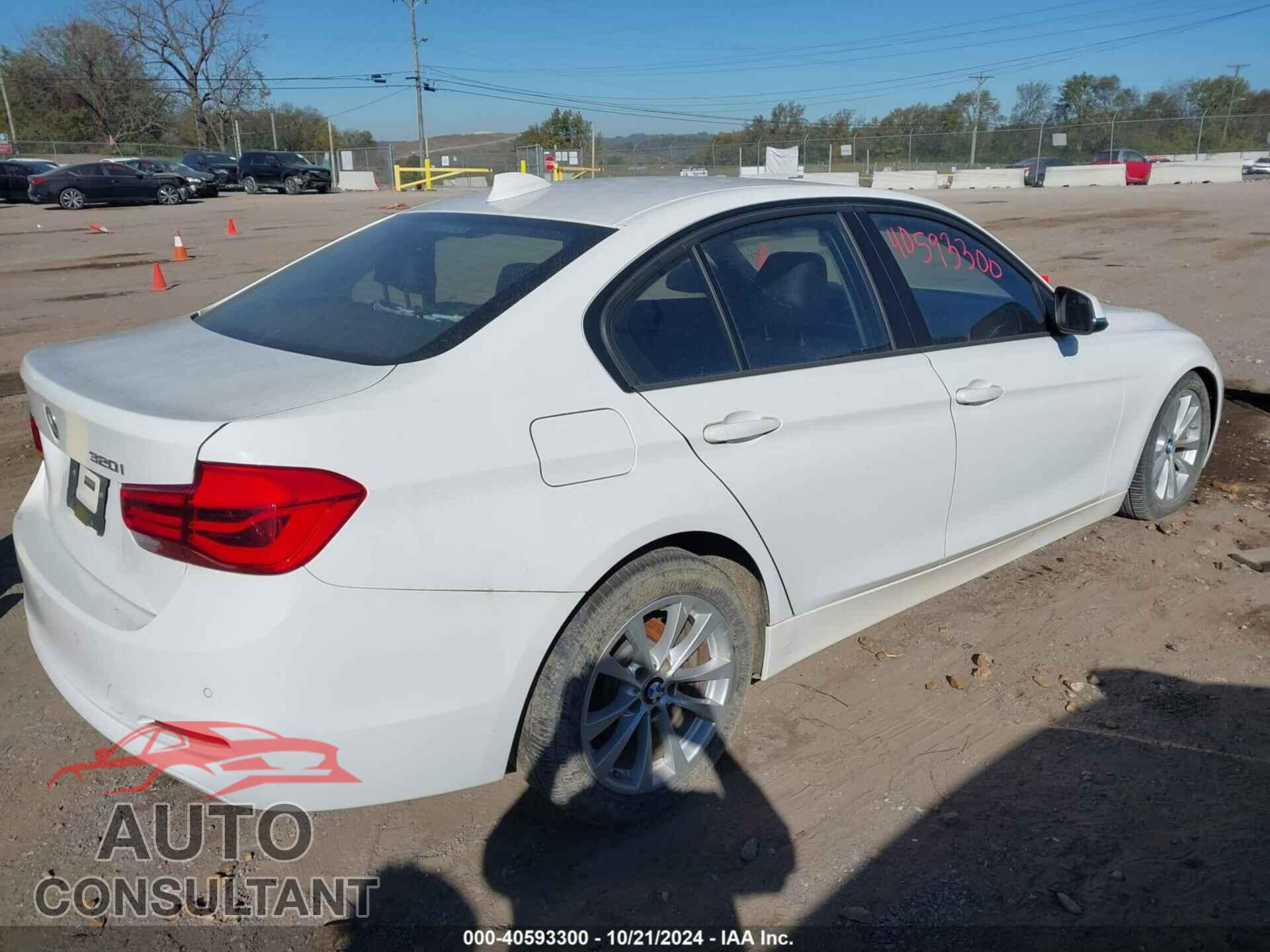 BMW 320I 2016 - WBA8E5G51GNU21867