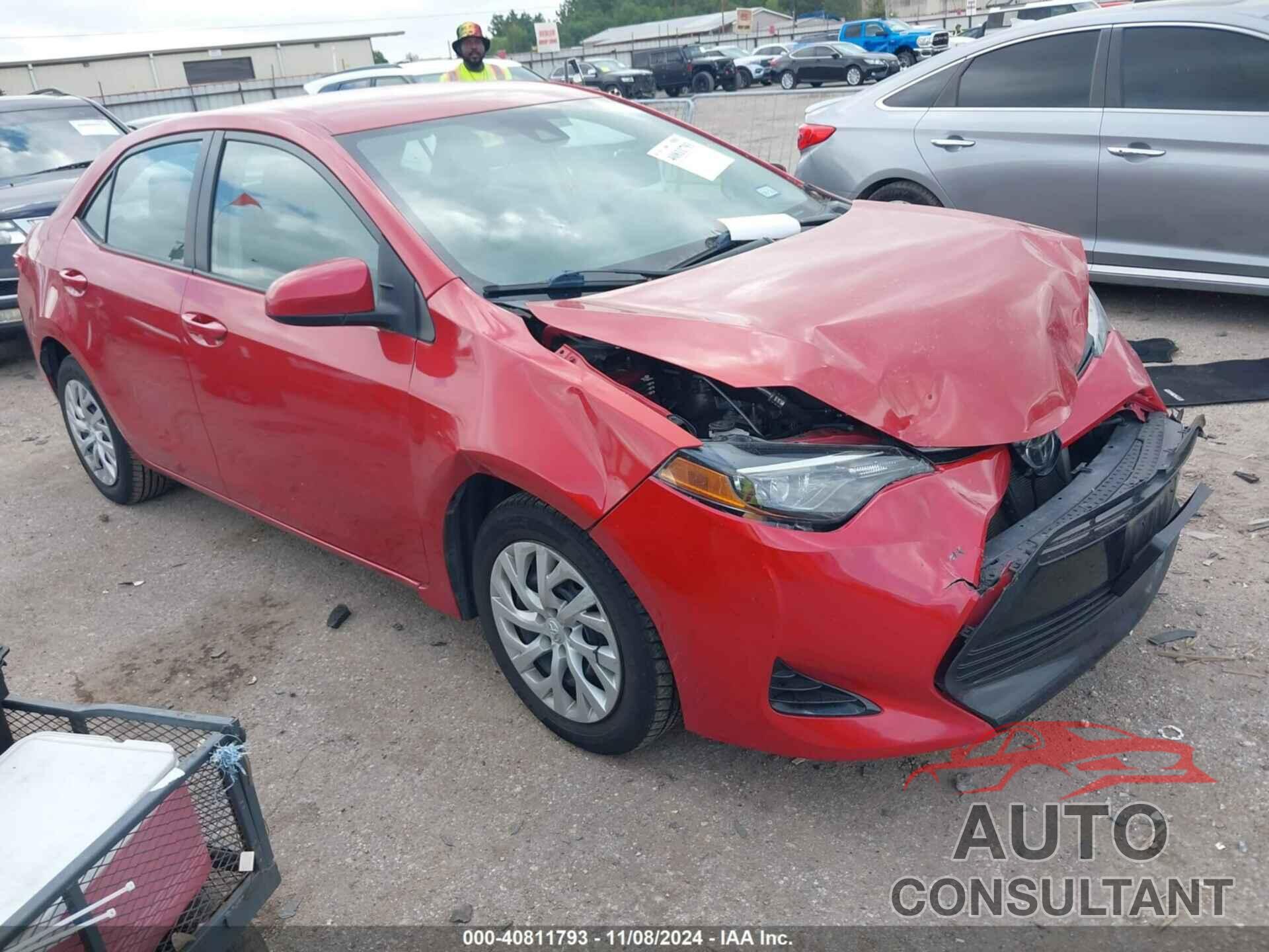 TOYOTA COROLLA 2018 - 5YFBURHE5JP847296