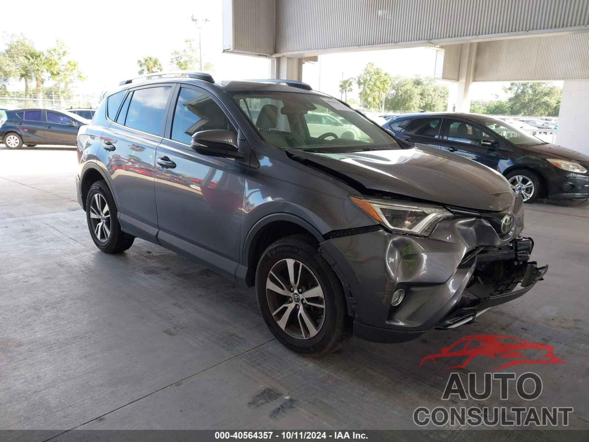 TOYOTA RAV4 2017 - JTMWFREV5HD102402