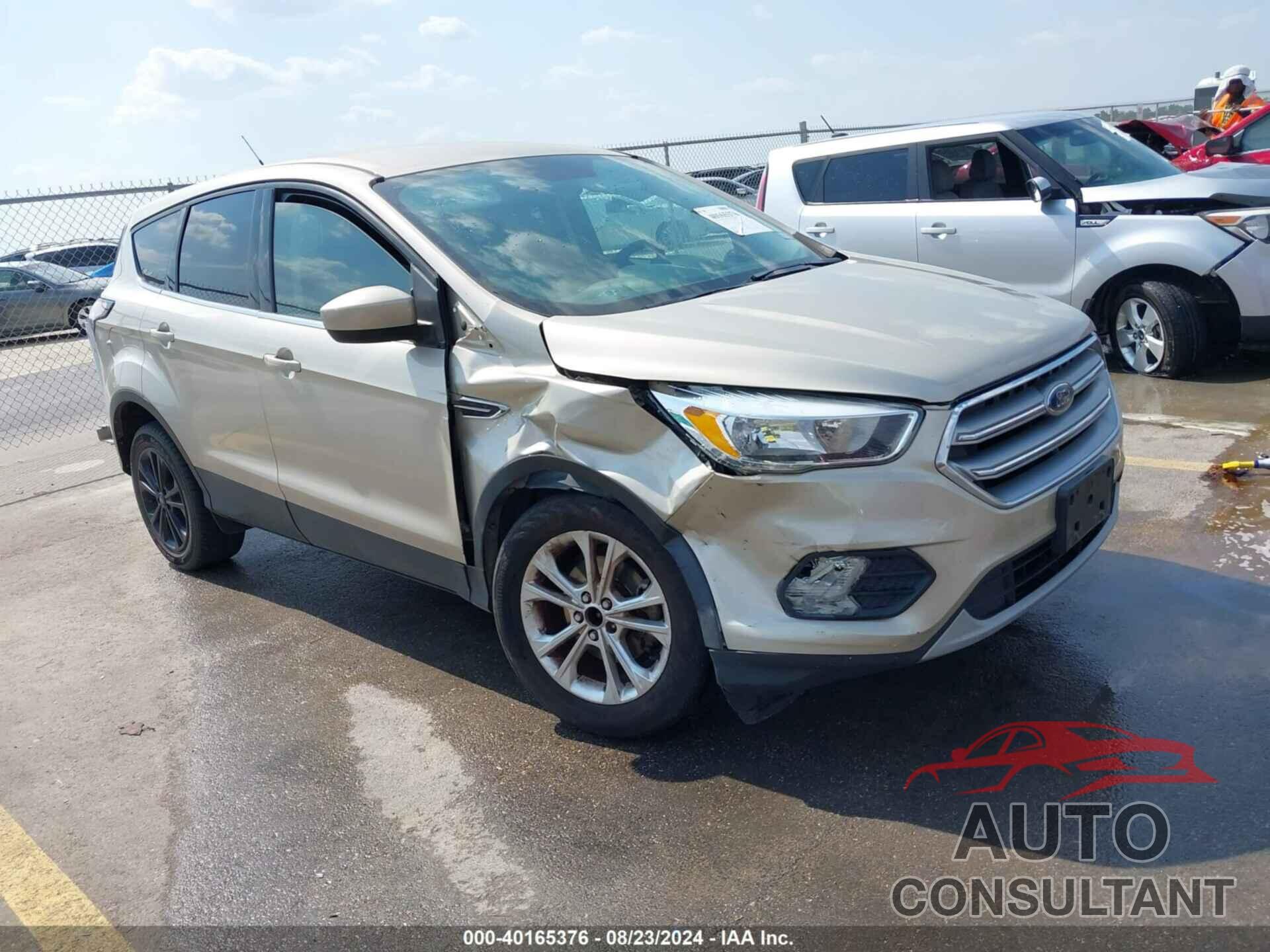 FORD ESCAPE 2017 - 1FMCU0GDXHUD27628