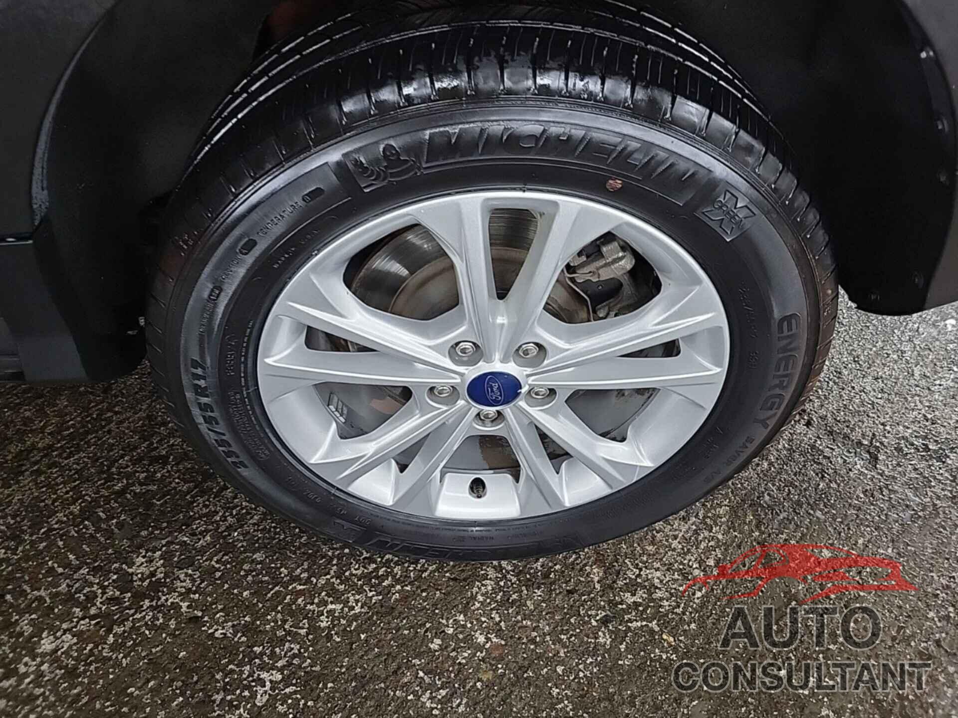FORD ESCAPE 2019 - 1FMCU9GD6KUB82535