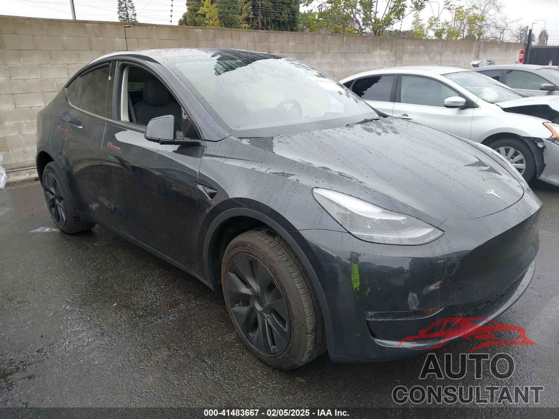 TESLA MODEL Y 2025 - 7SAYGDEE0SF249478