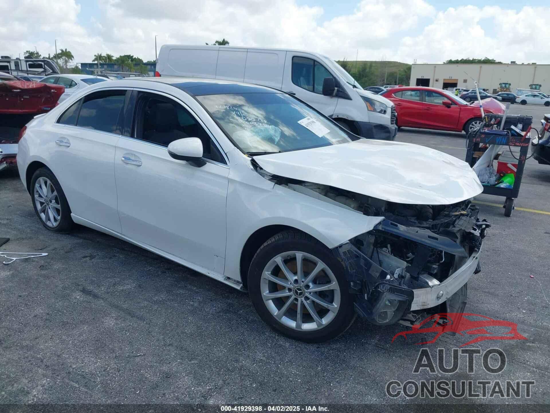 MERCEDES-BENZ A 220 2022 - W1K3G4EB7NJ363784