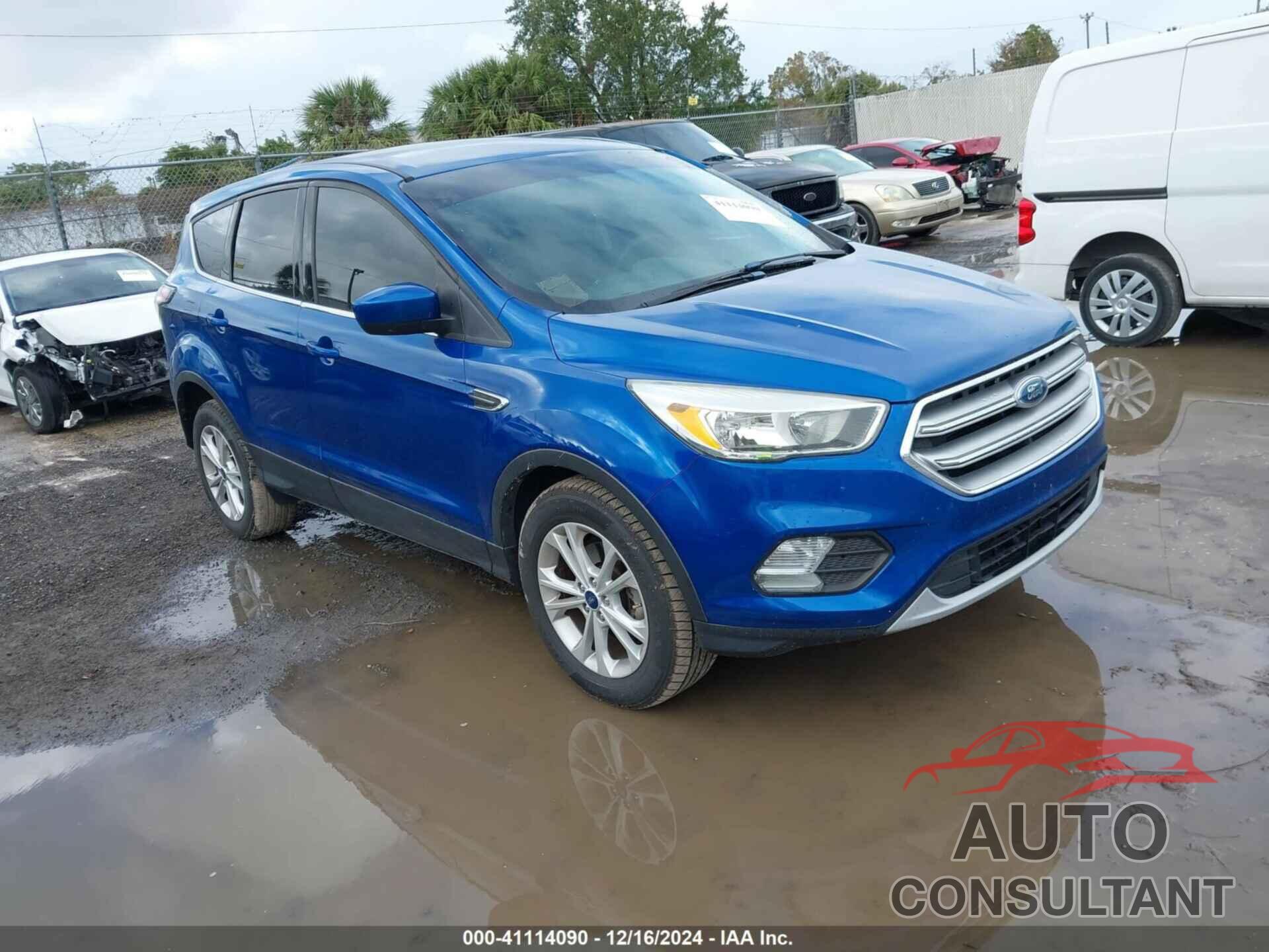 FORD ESCAPE 2017 - 1FMCU0GD5HUA89008