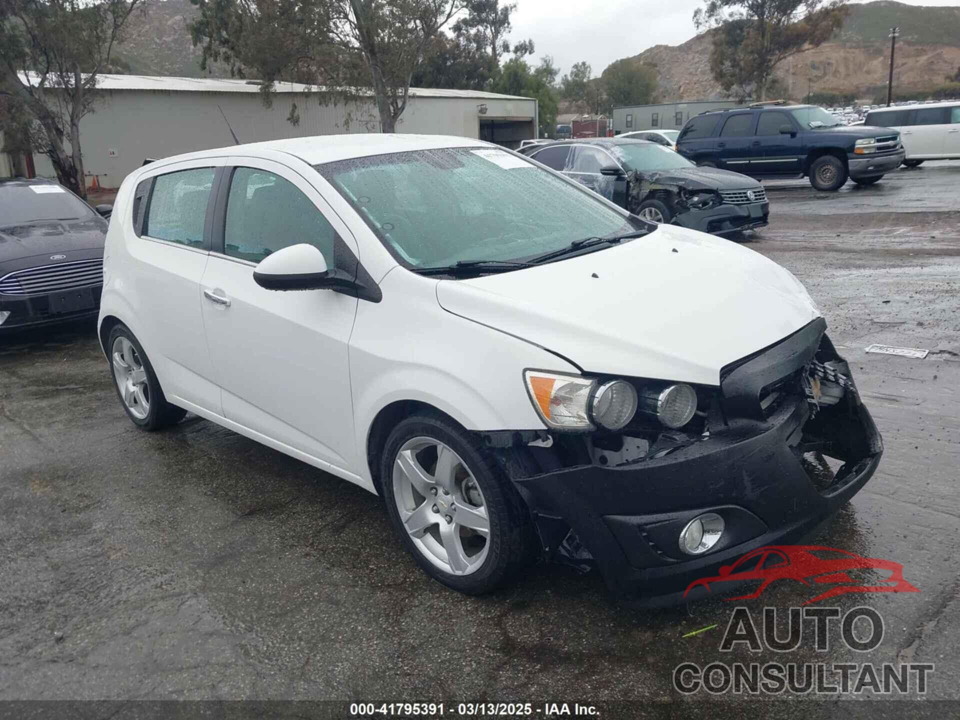 CHEVROLET SONIC 2012 - 1G1JE6SH3C4118710