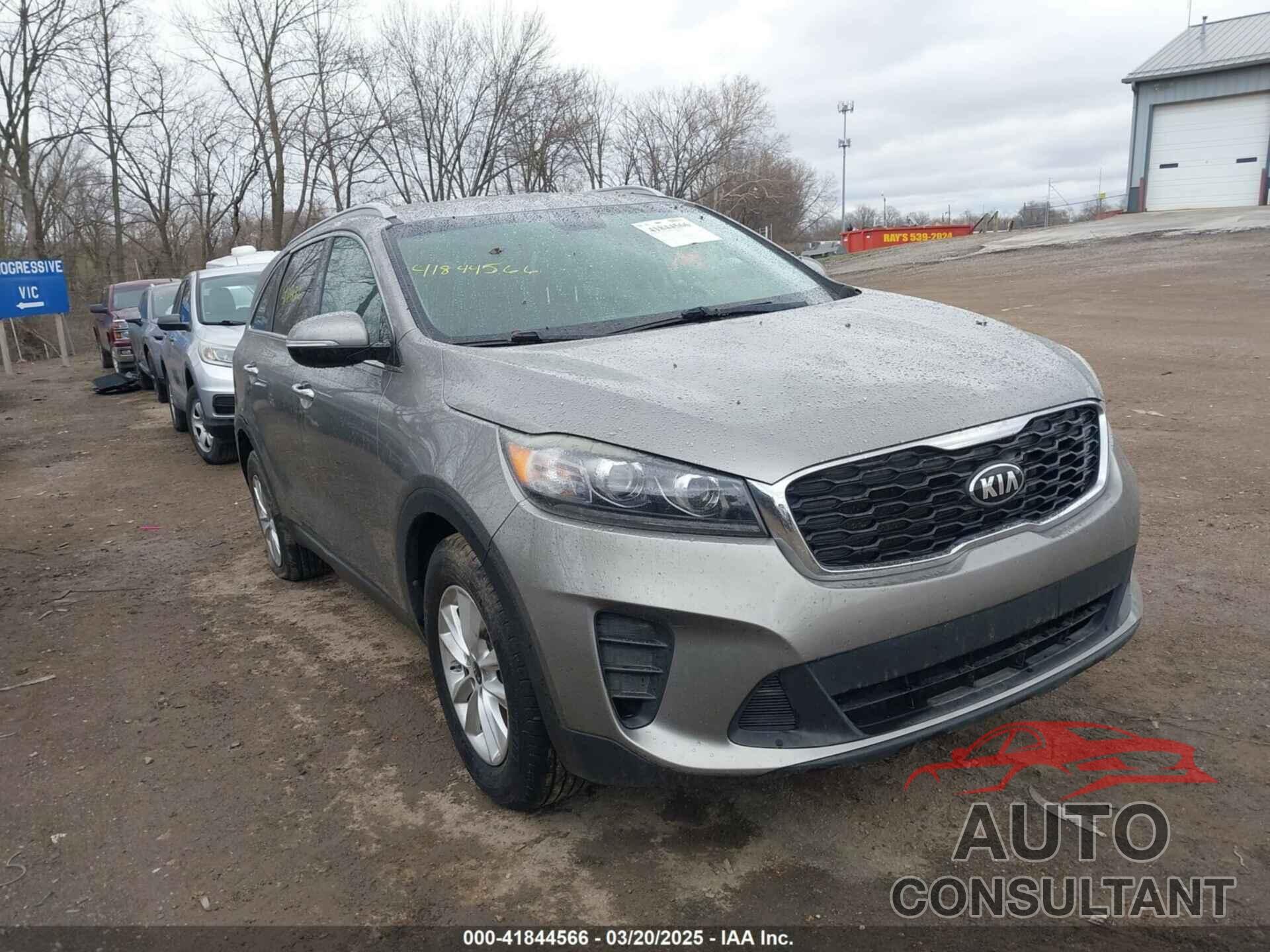 KIA SORENTO 2019 - 5XYPG4A39KG532323