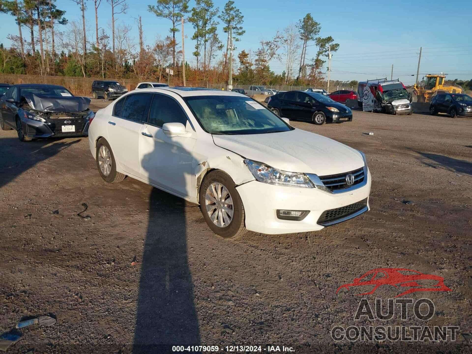 HONDA ACCORD 2013 - 1HGCR3F84DA001123