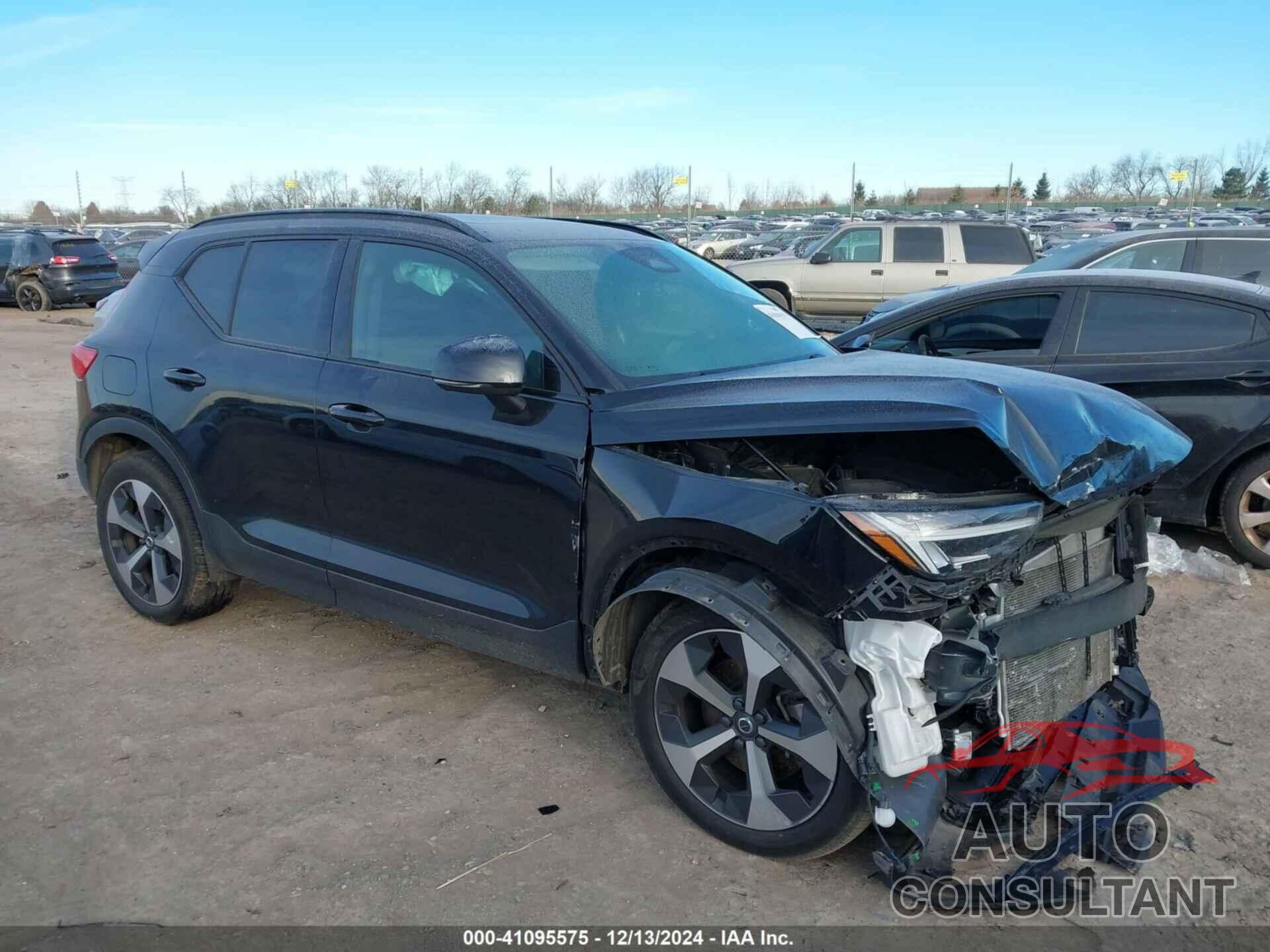 VOLVO XC40 2023 - YV4L12UW1P2982850