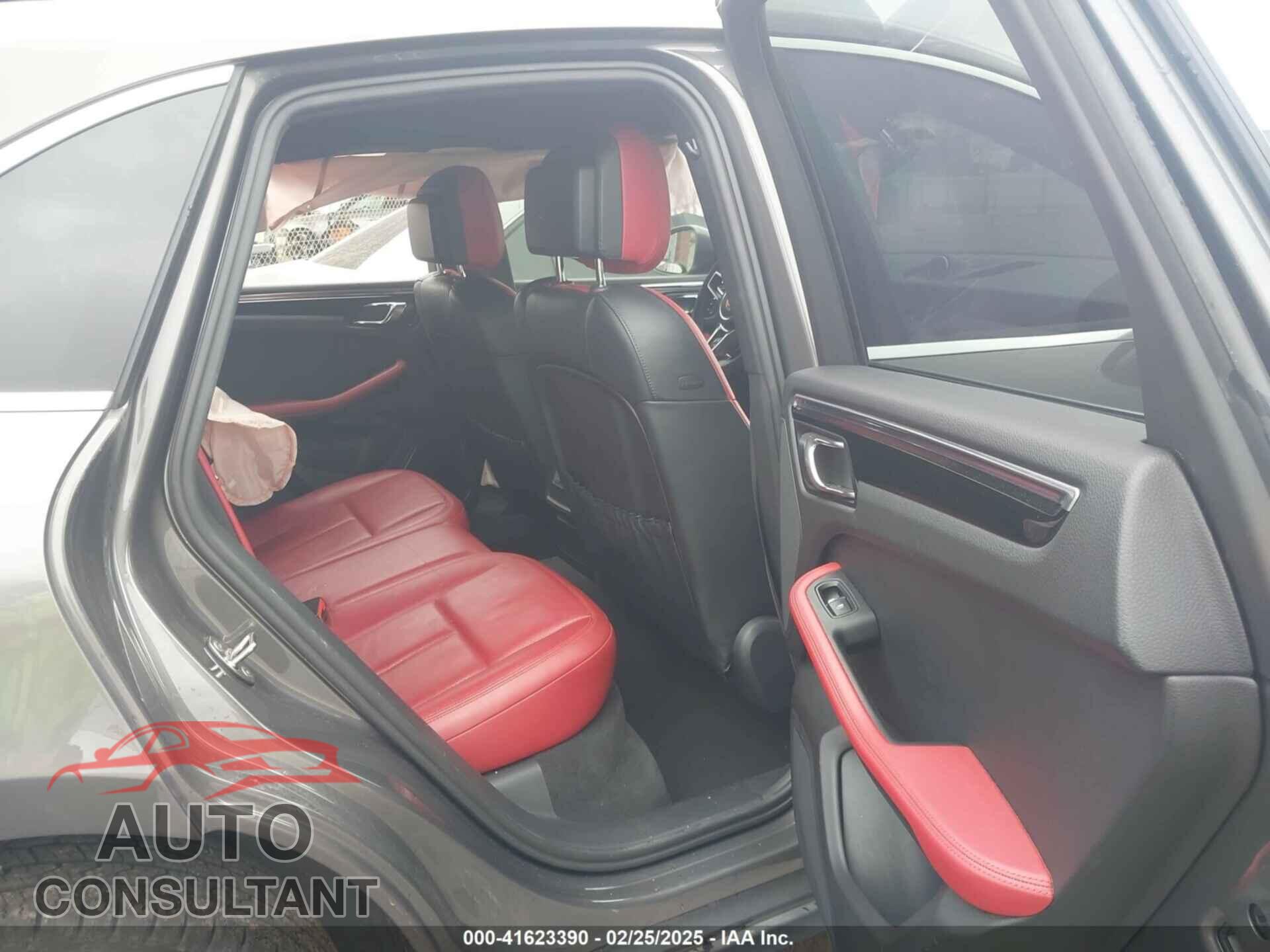 PORSCHE MACAN 2015 - WP1AB2A52FLB68751