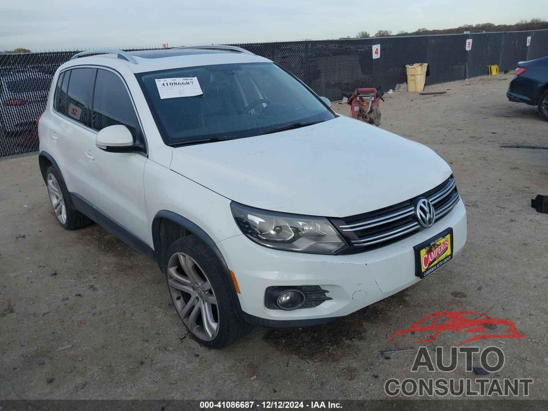 VOLKSWAGEN TIGUAN 2016 - WVGAV7AX5GW609615