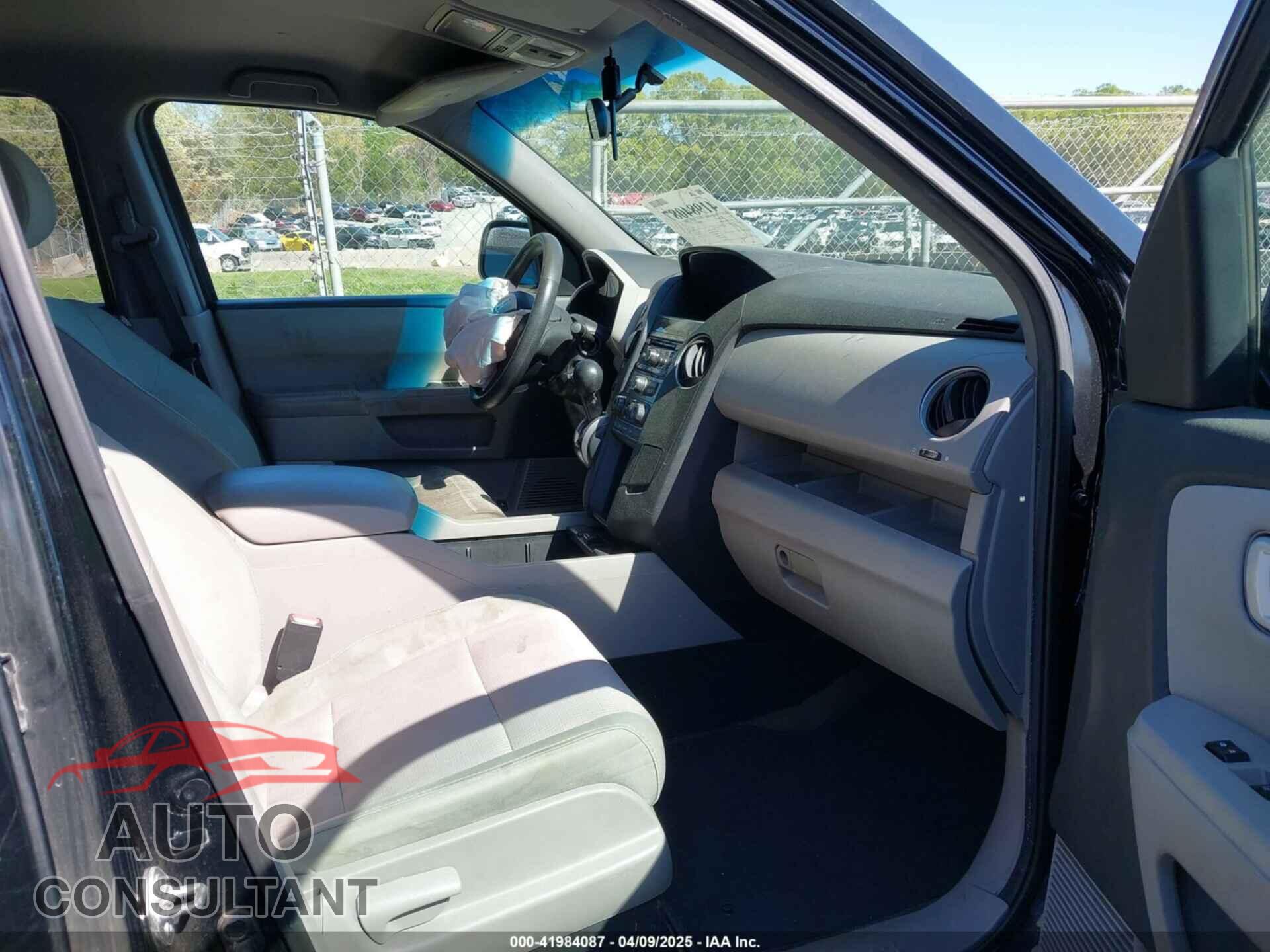 HONDA PILOT 2014 - 5FNYF4H45EB039577