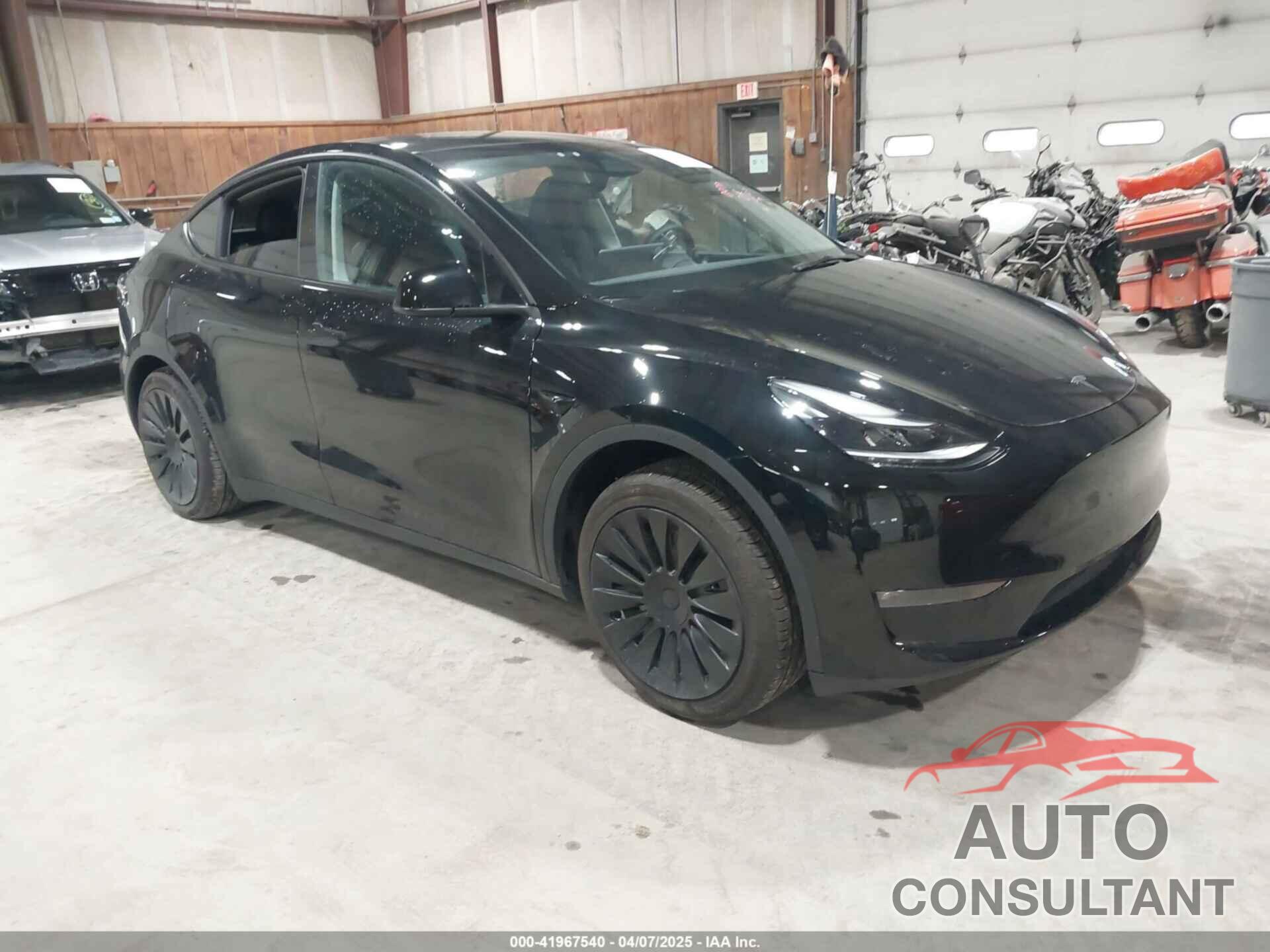 TESLA MODEL Y 2023 - 7SAYGAEE0PF888983