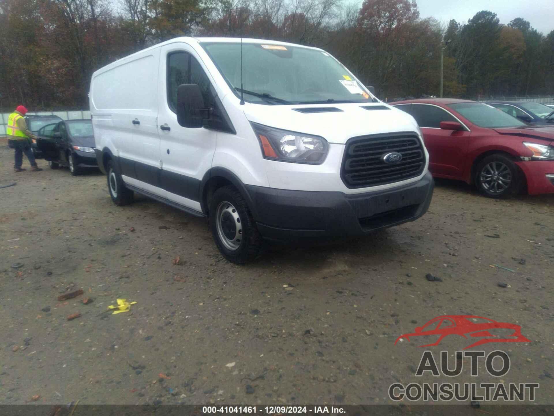 FORD TRANSIT-150 2018 - 1FTYE1ZM0JKA53044