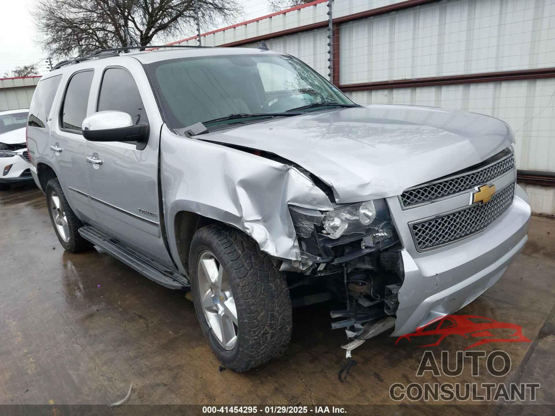 CHEVROLET TAHOE 2013 - 1GNSCCE06DR289579
