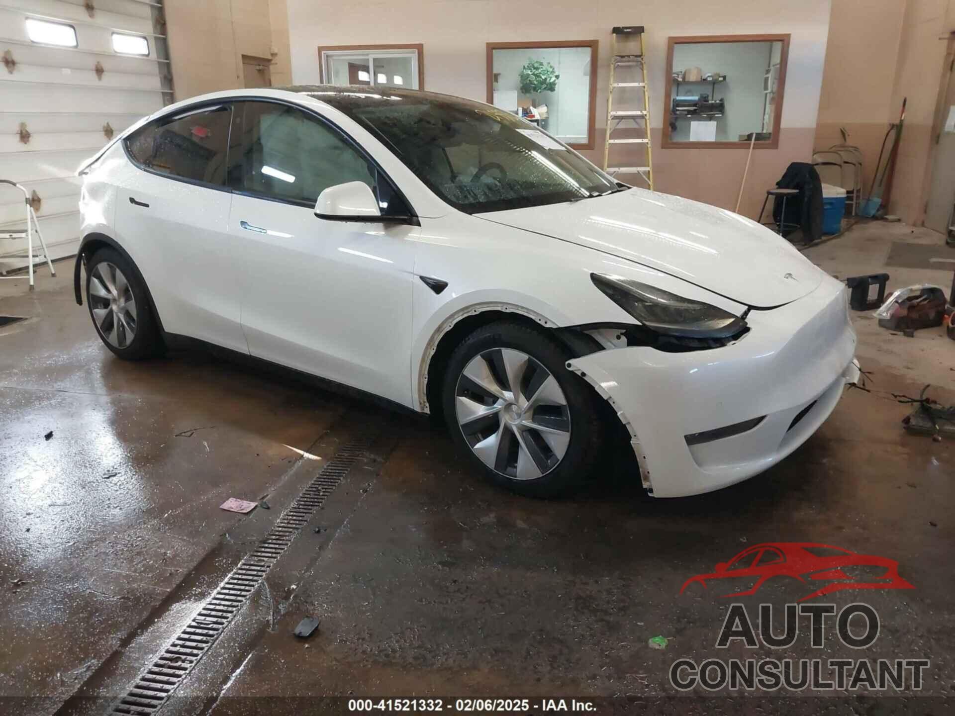 TESLA MODEL Y 2020 - 5YJYGDEE5LF043801