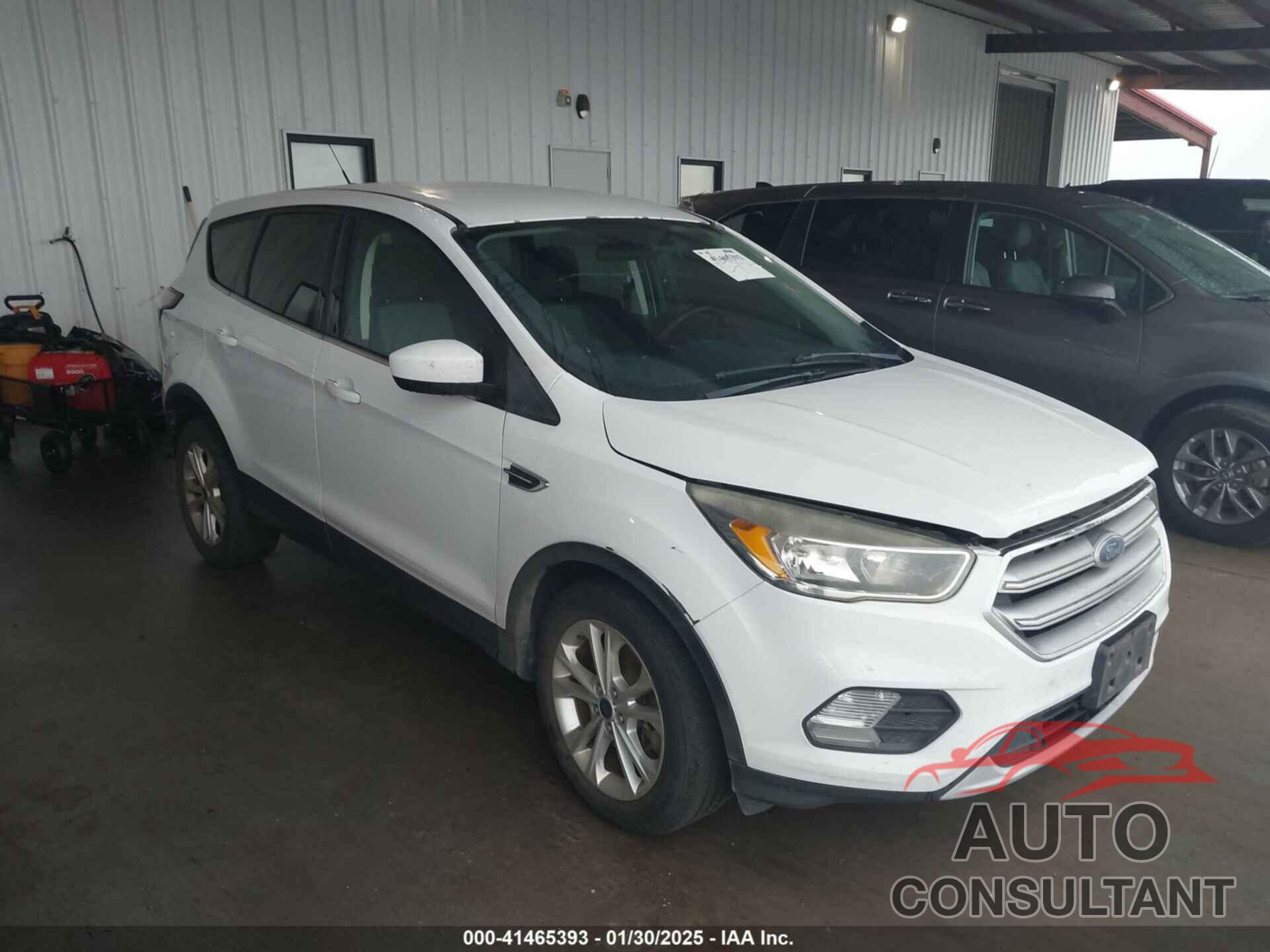 FORD ESCAPE 2017 - 1FMCU9GD3HUC27665