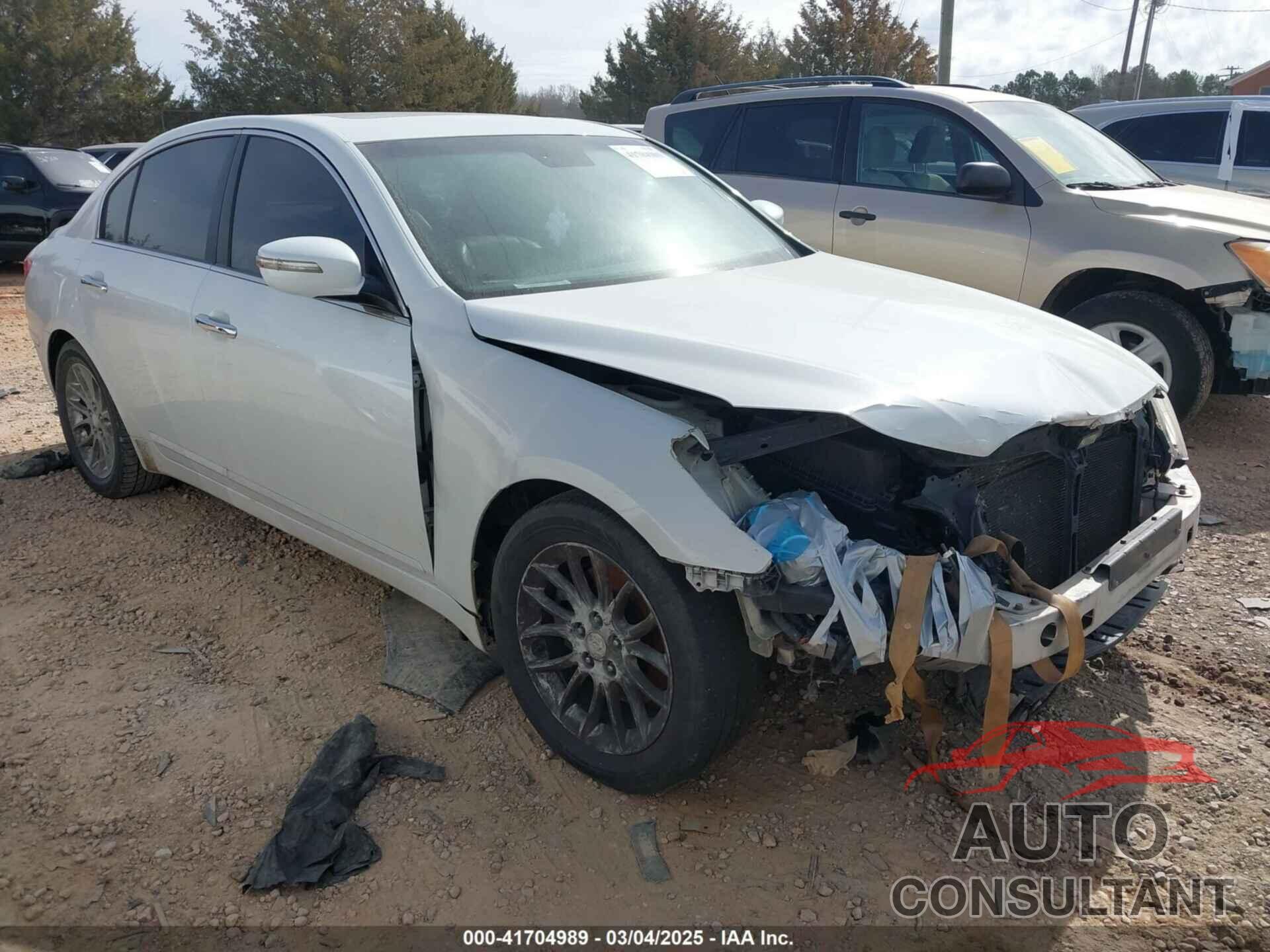 HYUNDAI GENESIS 2011 - KMHGC4DE4BU117560