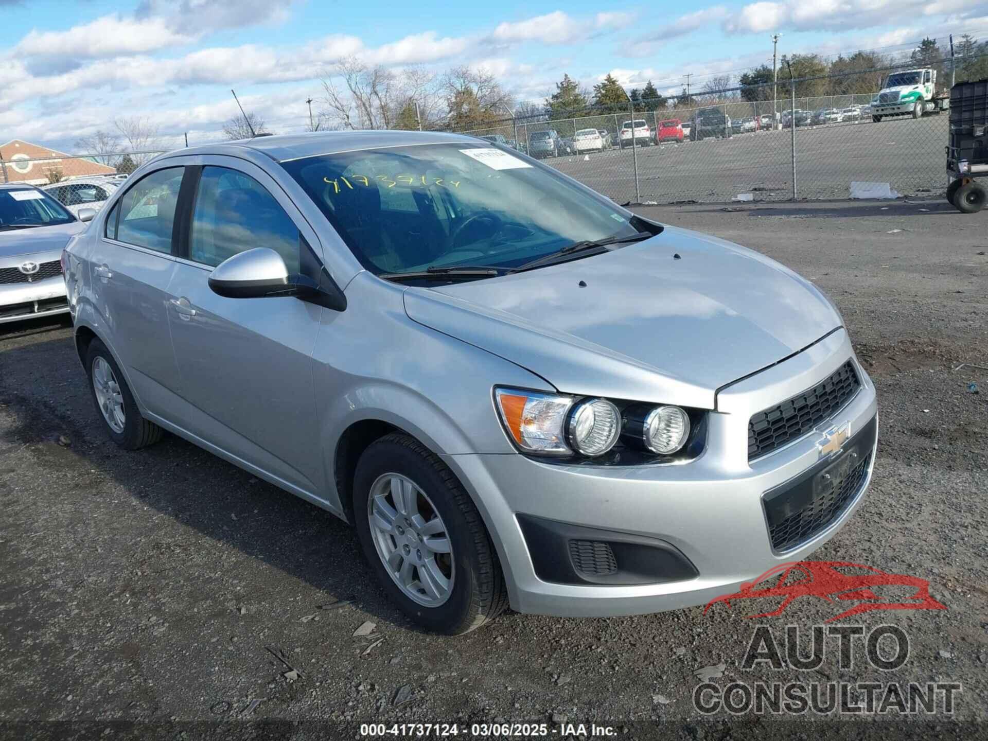 CHEVROLET SONIC 2015 - 1G1JC5SH9F4157919