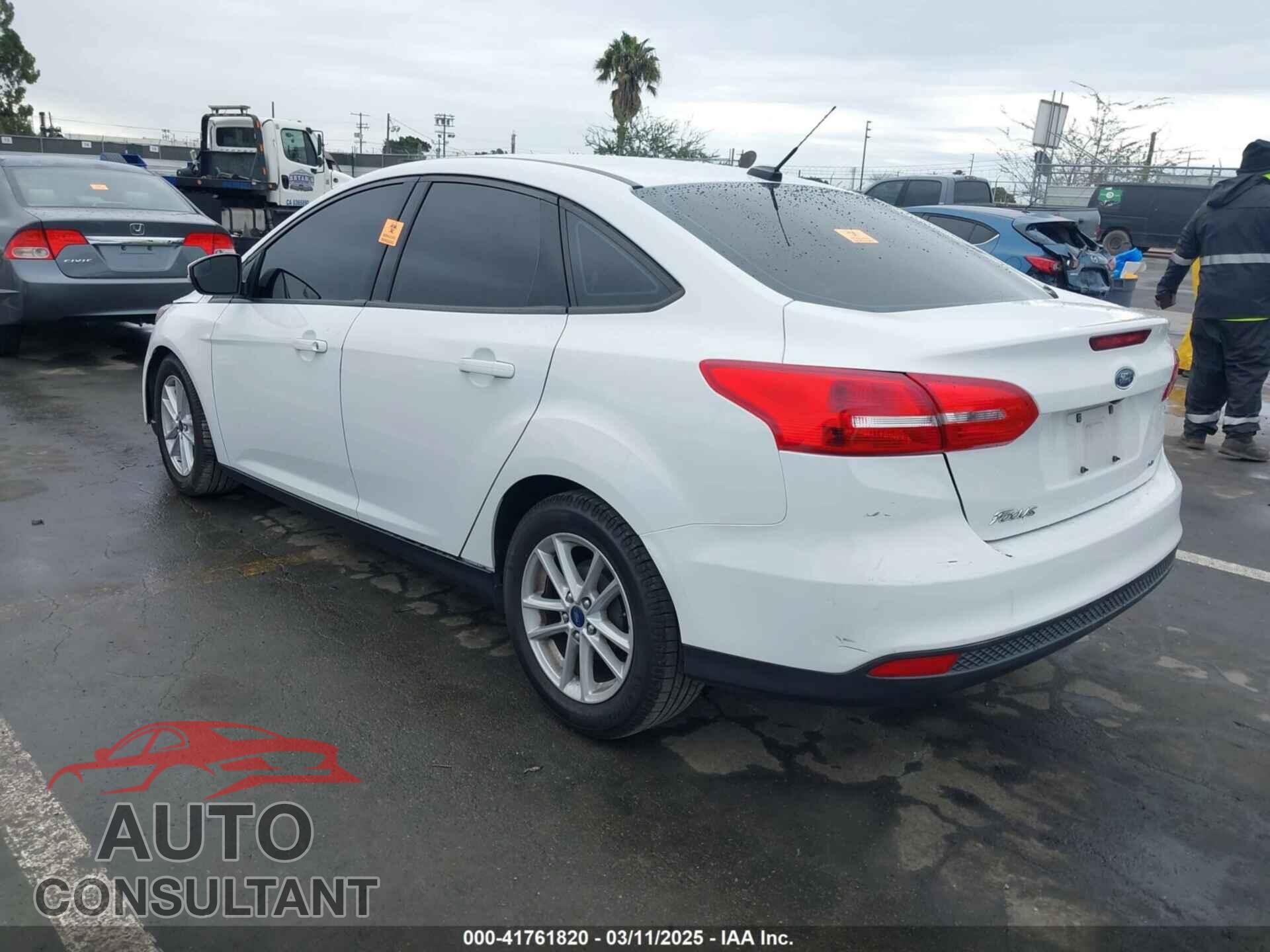 FORD FOCUS 2017 - 1FADP3F29HL237741