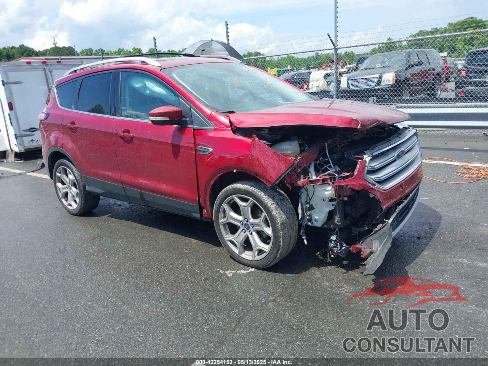 FORD ESCAPE 2018 - 1FMCU0J90JUC94357