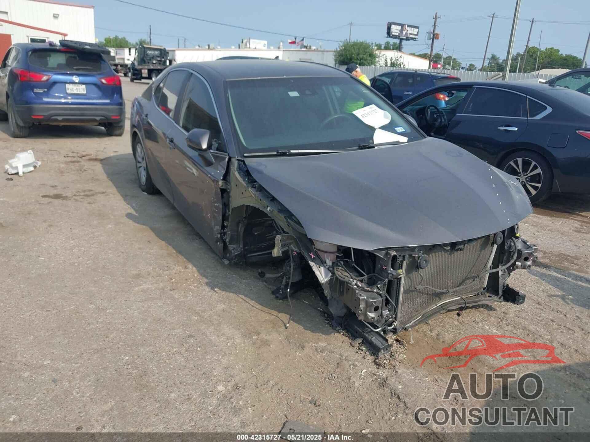 TOYOTA CAMRY 2018 - 4T1B11HK8JU049339