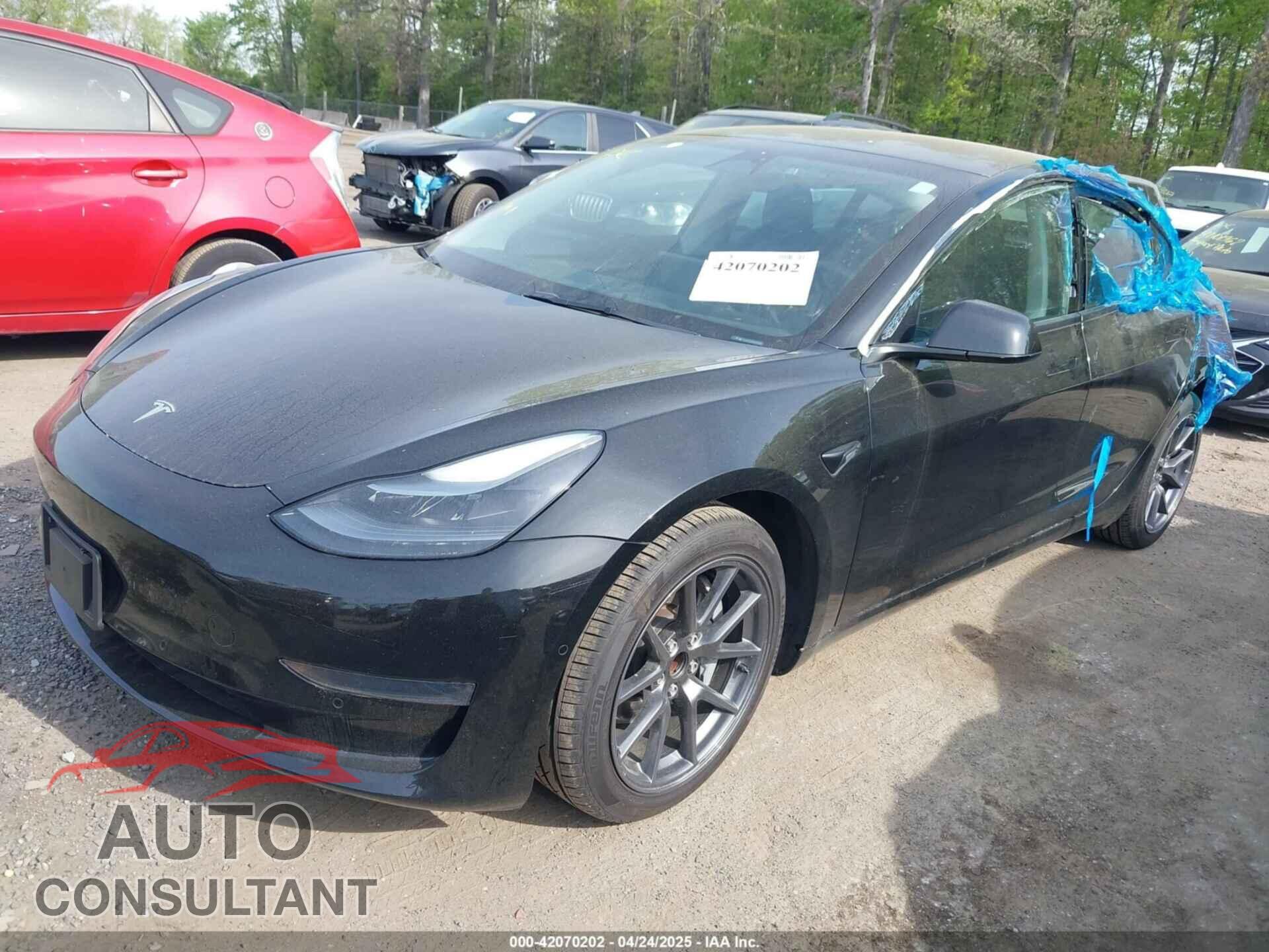 TESLA MODEL 3 2022 - 5YJ3E1EA5NF102196