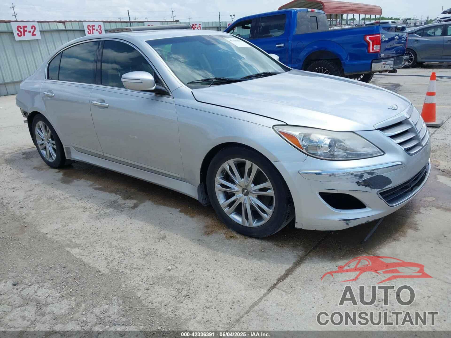HYUNDAI GENESIS 2012 - KMHGC4DD9CU184812