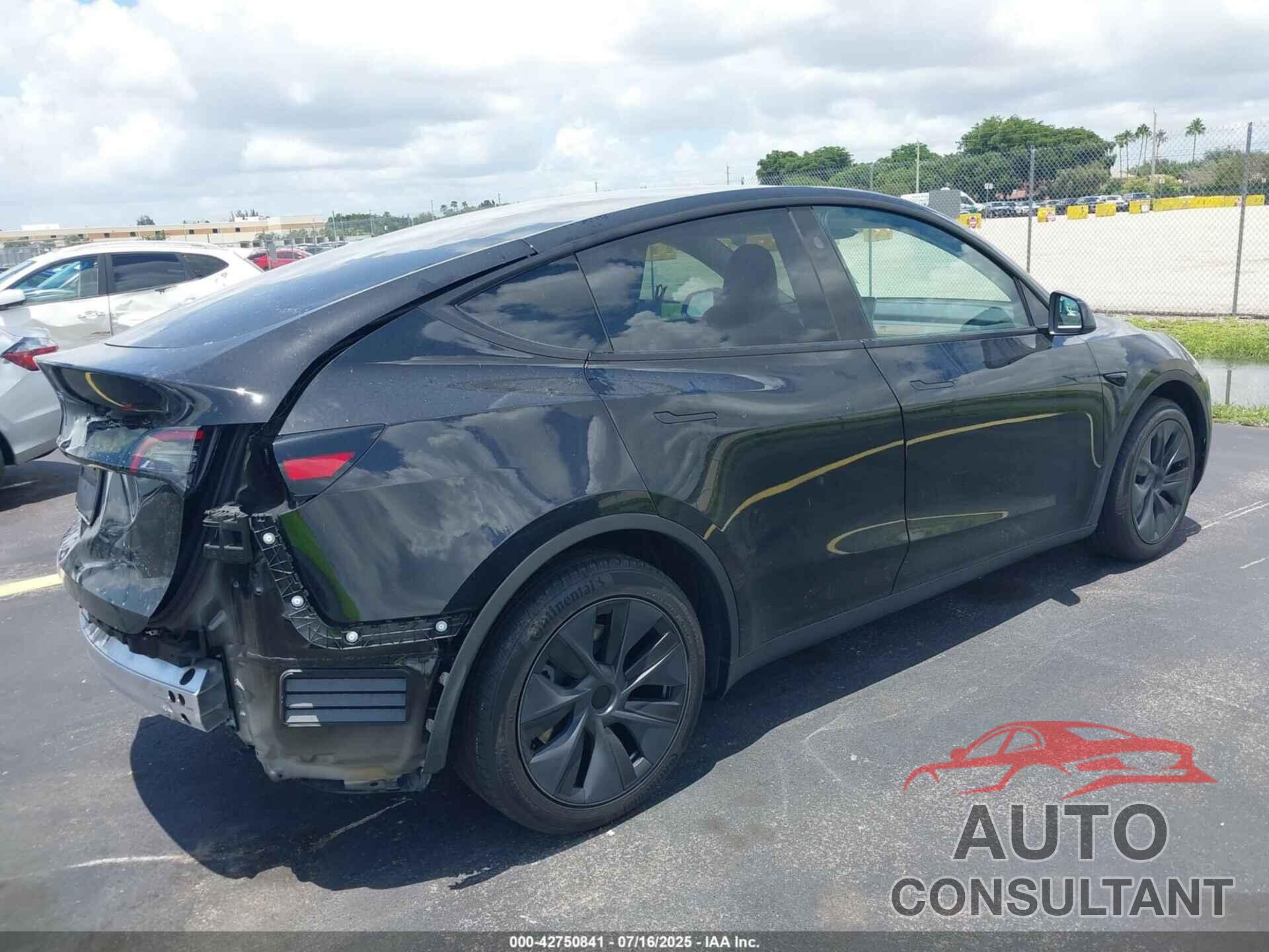 TESLA MODEL Y 2024 - 7SAYGDED7RF187112