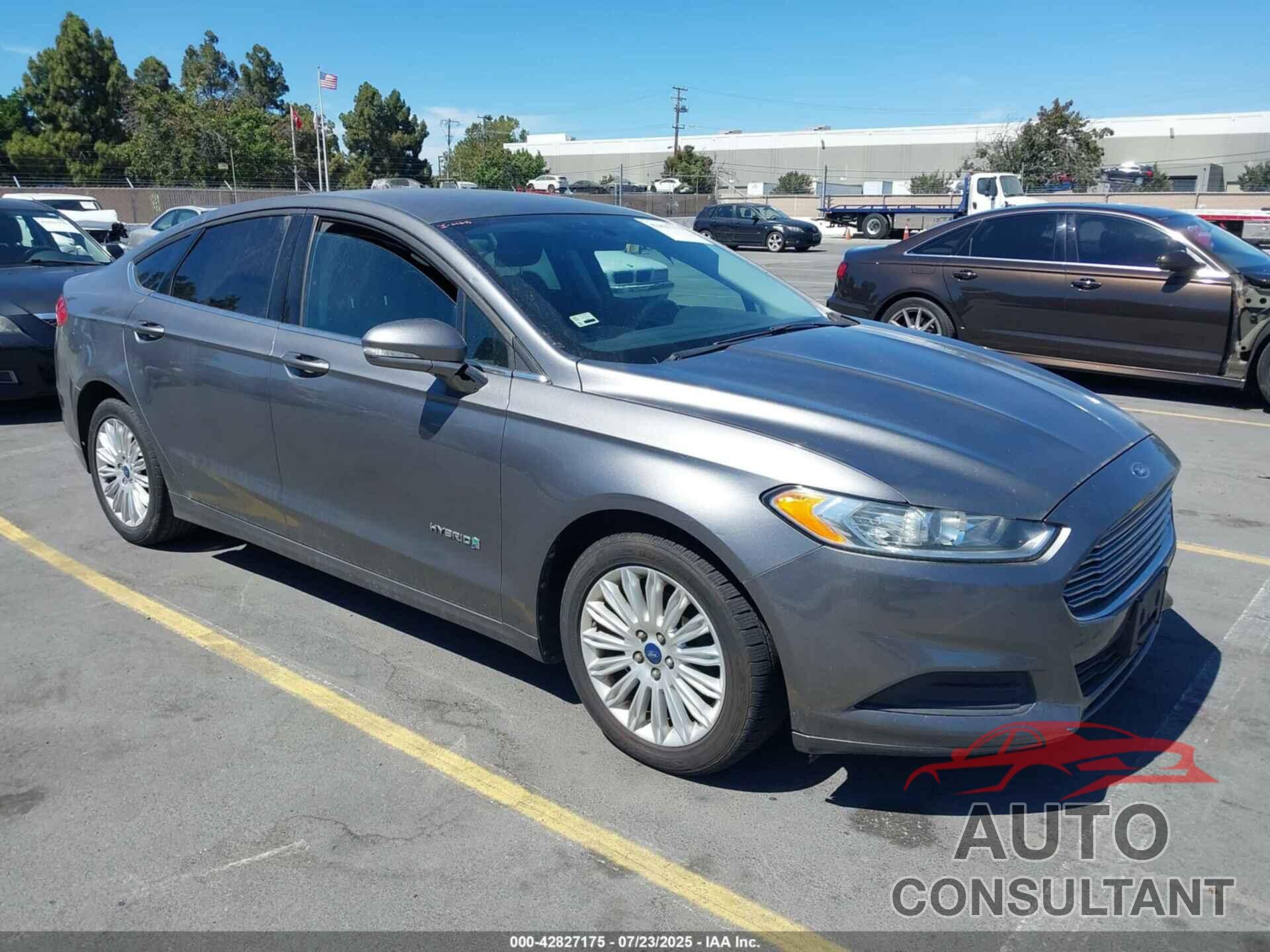 FORD FUSION HYBRID 2013 - 3FA6P0LU8DR164077