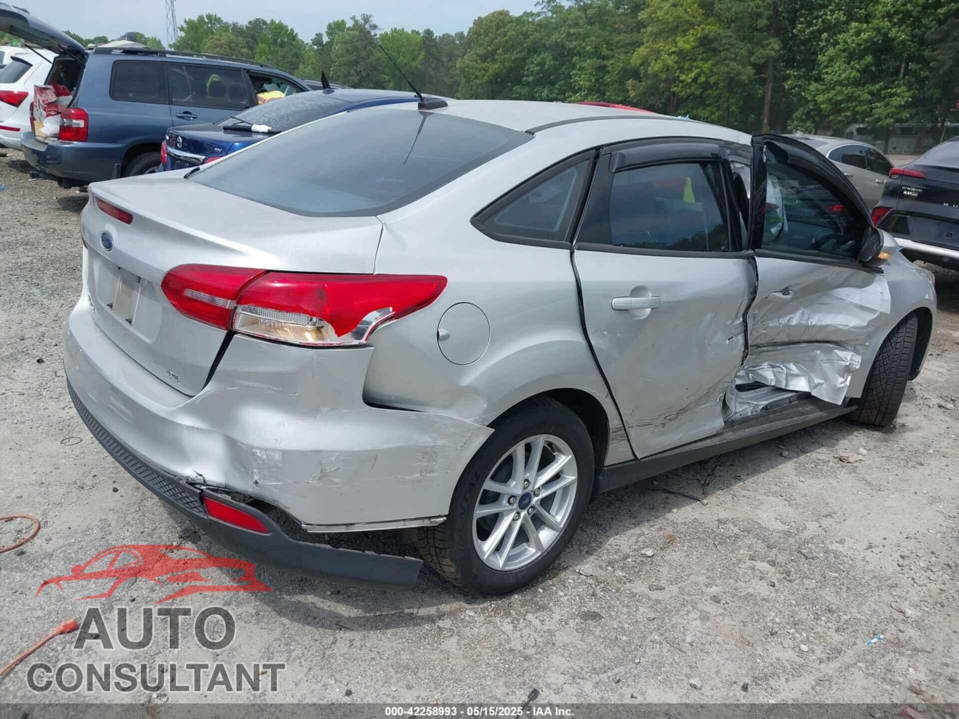 FORD FOCUS 2017 - 1FADP3F28HL227699