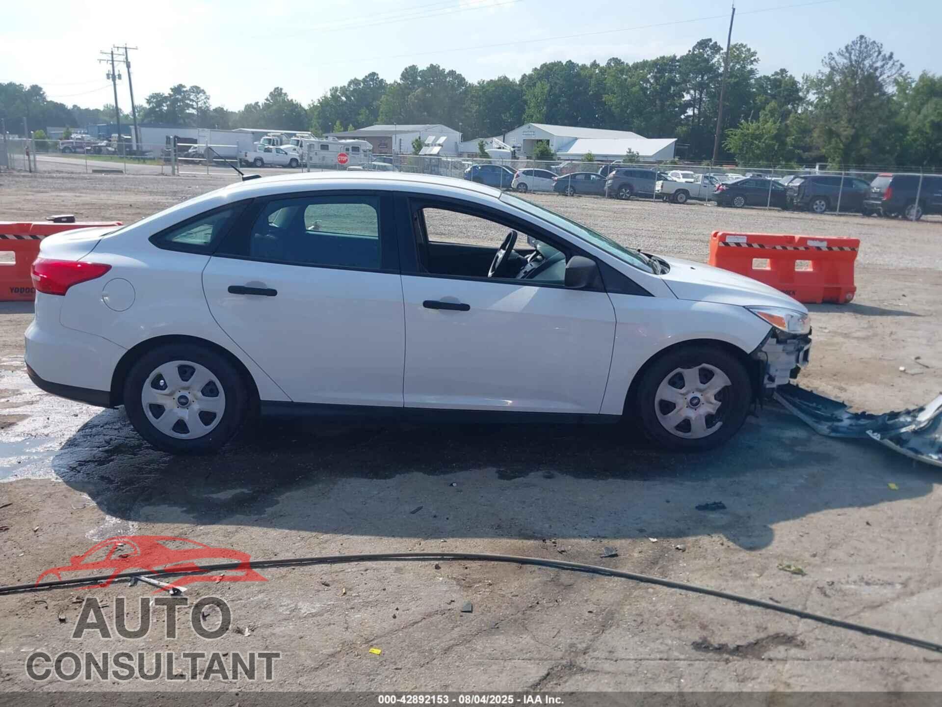 FORD FOCUS 2016 - 1FADP3E2XGL242513