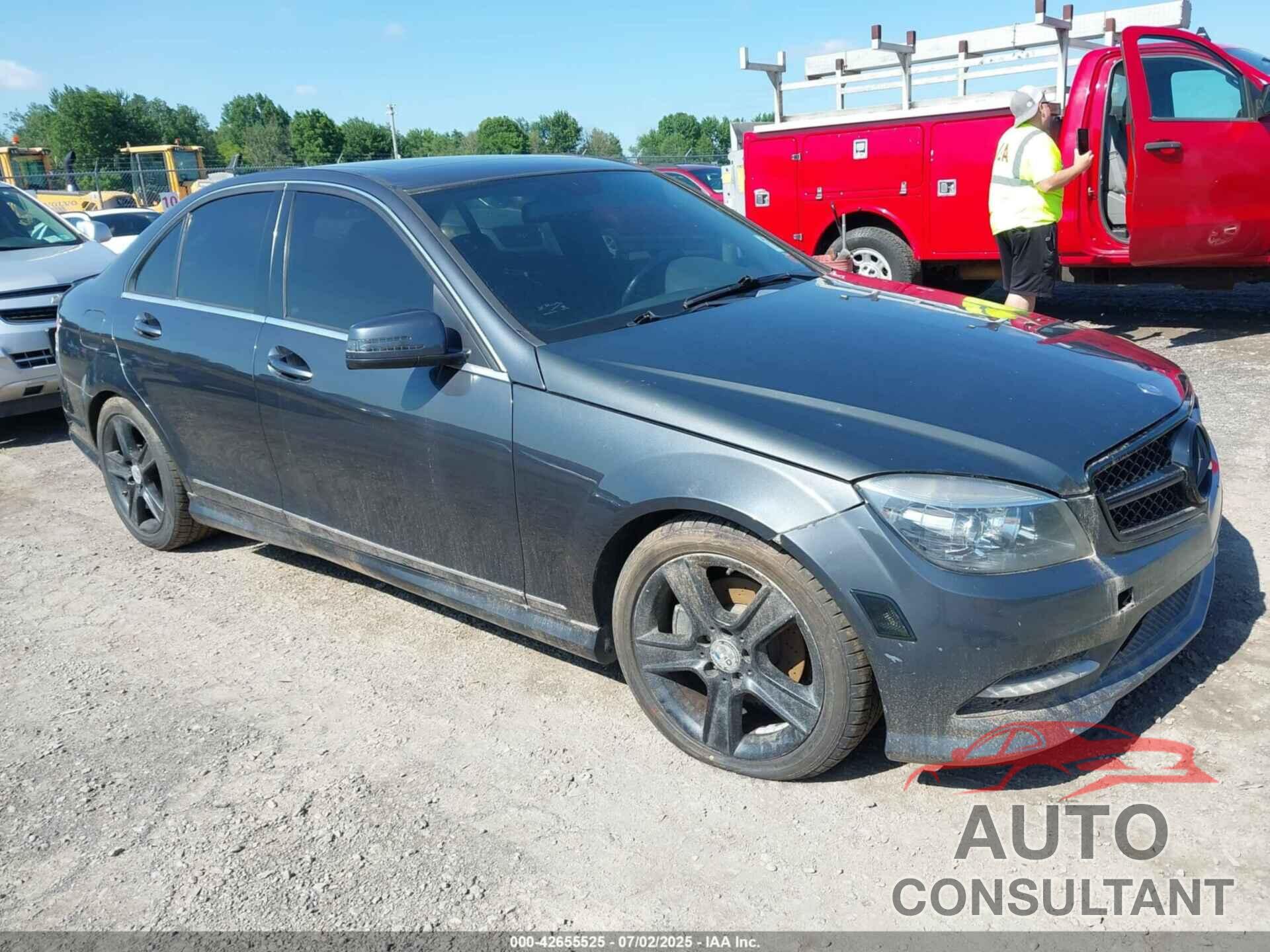 MERCEDES-BENZ C 300 2011 - WDDGF8BB2BR150447