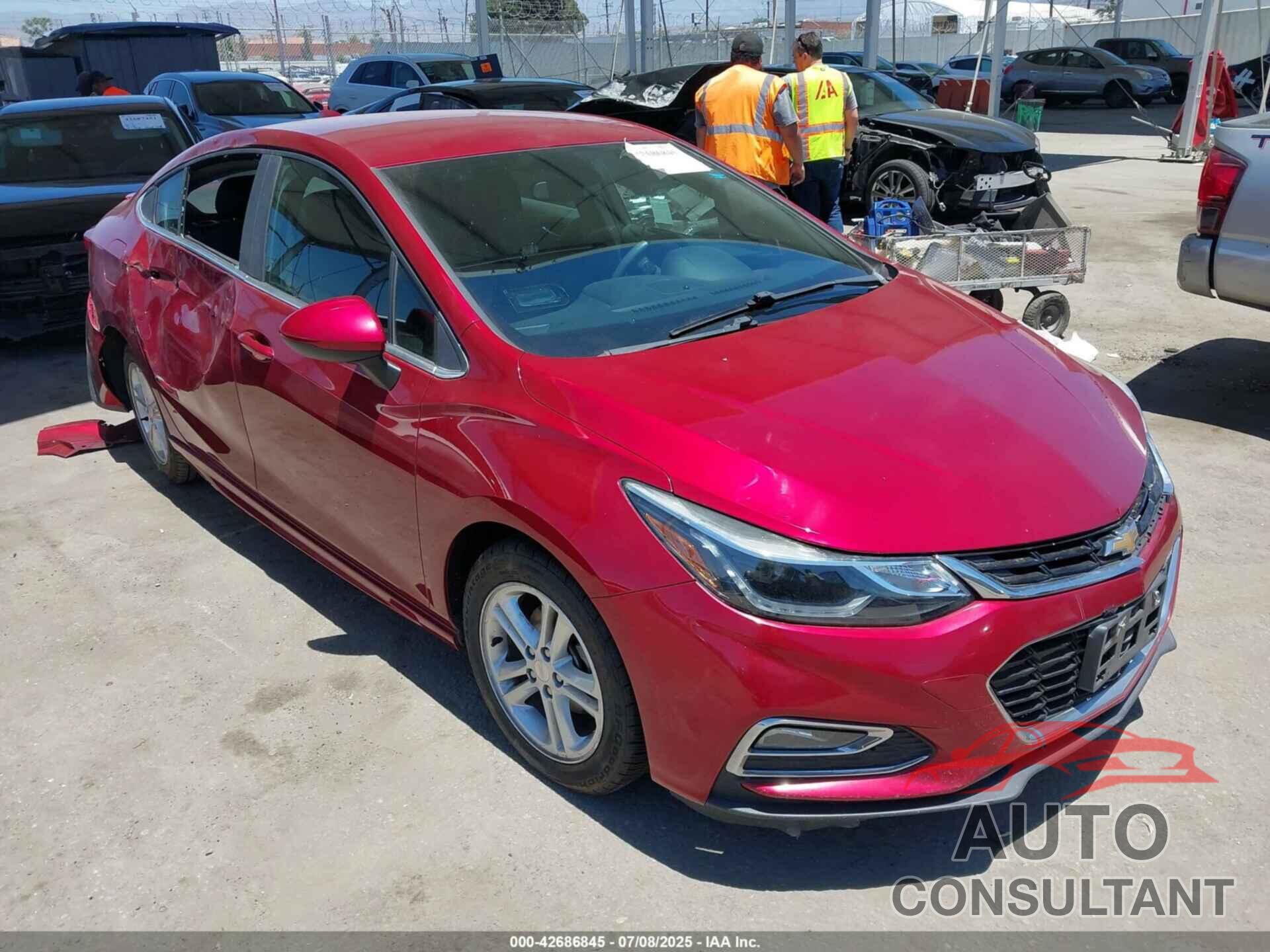 CHEVROLET CRUZE 2018 - 1G1BE5SM0J7128280