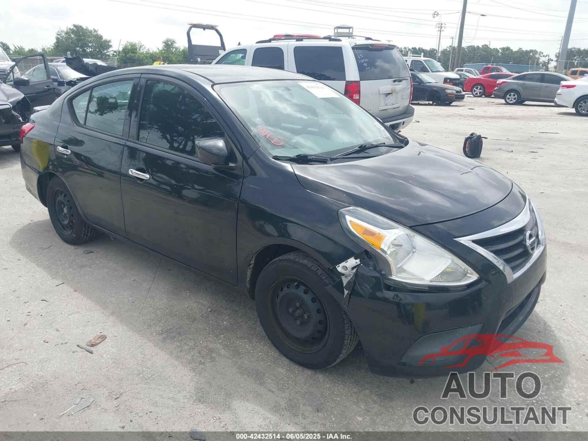 NISSAN VERSA 2017 - 3N1CN7APXHL834815
