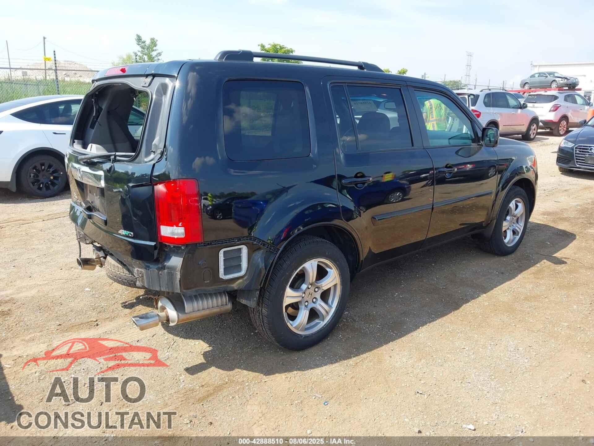 HONDA PILOT 2013 - 5FNYF4H50DB033192