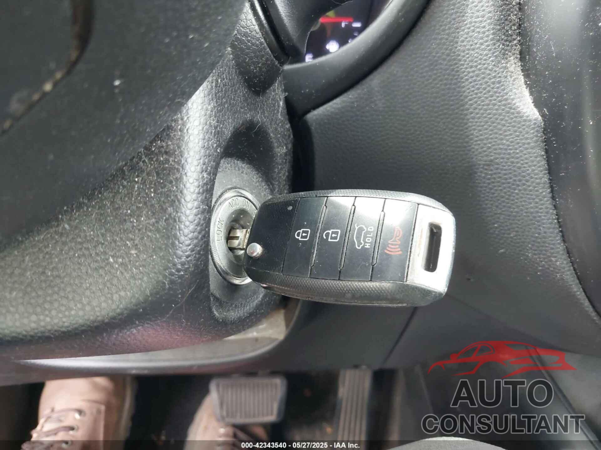 KIA SOUL 2016 - KNDJN2A2XG7370231